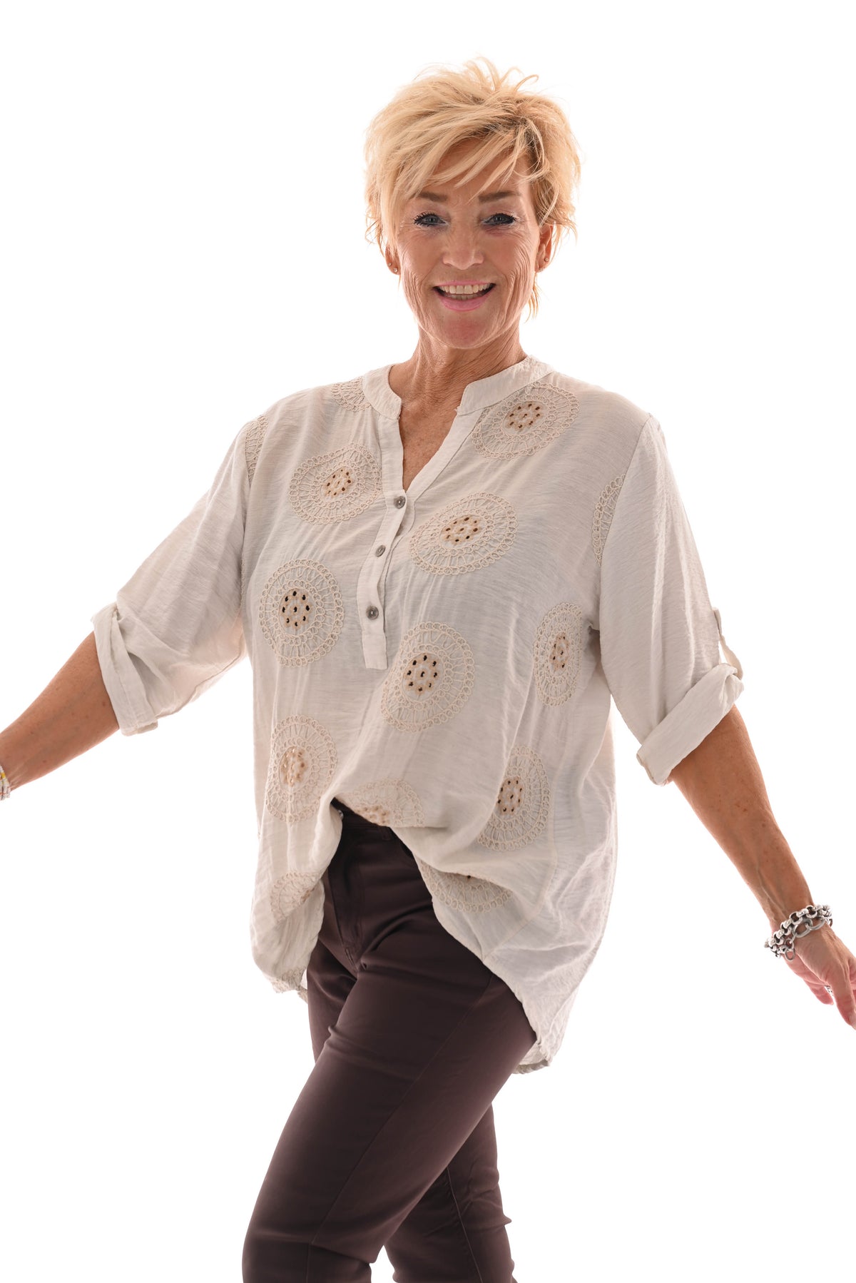 Blouse v-hals ophaalmouwen mandala roomwit