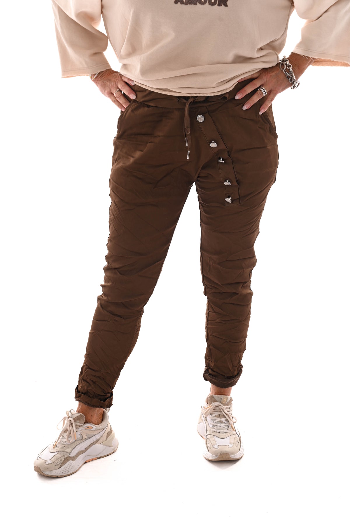 Stretchbroek silky knopen donkerbruin