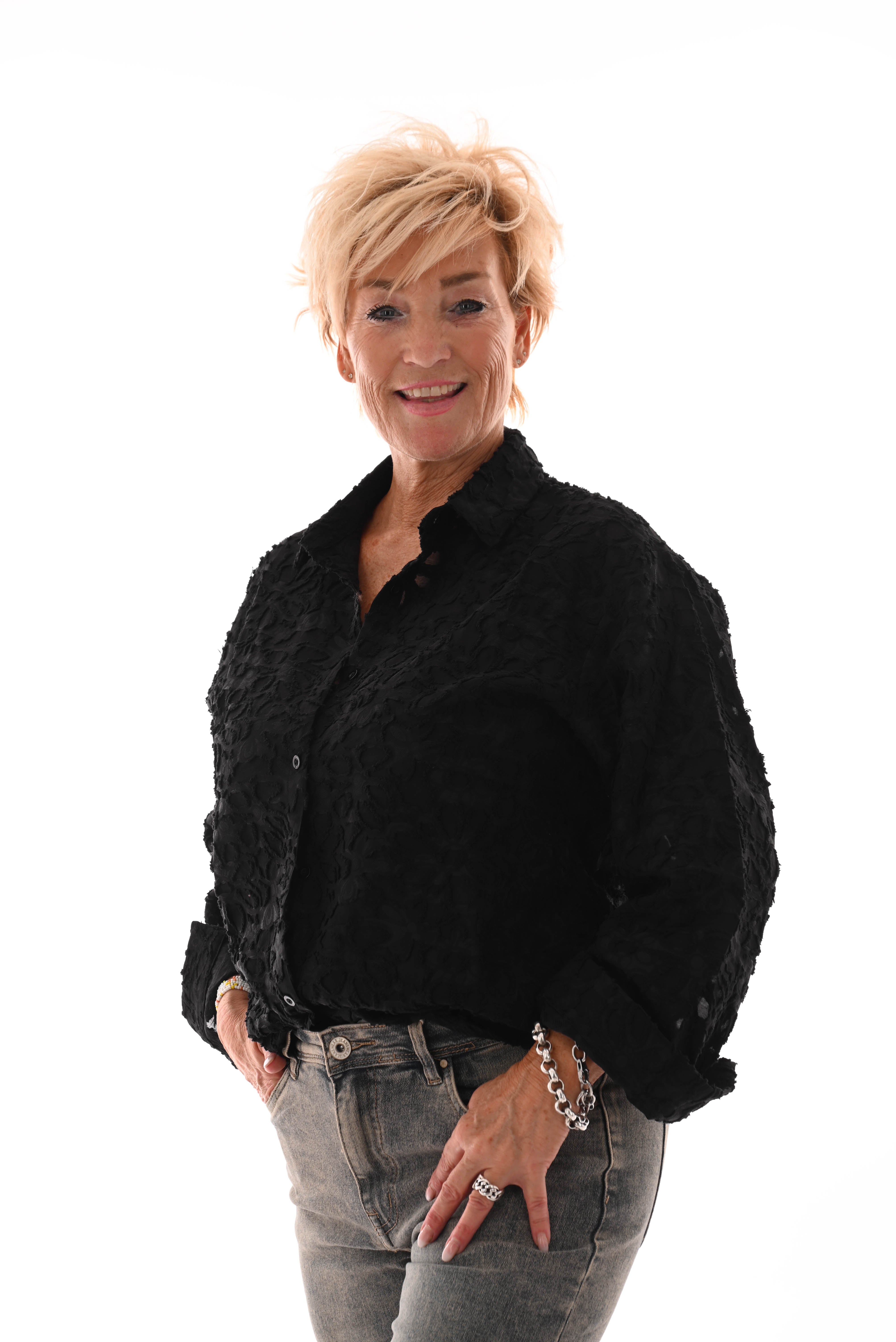 Doorknoop blouse bloemen zwart
