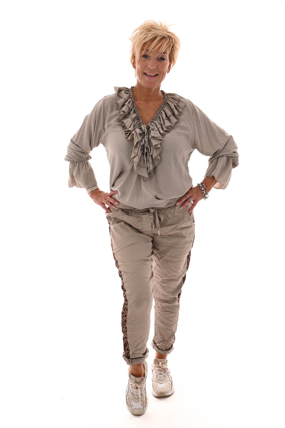 Silky stretchbroek panterbies beige