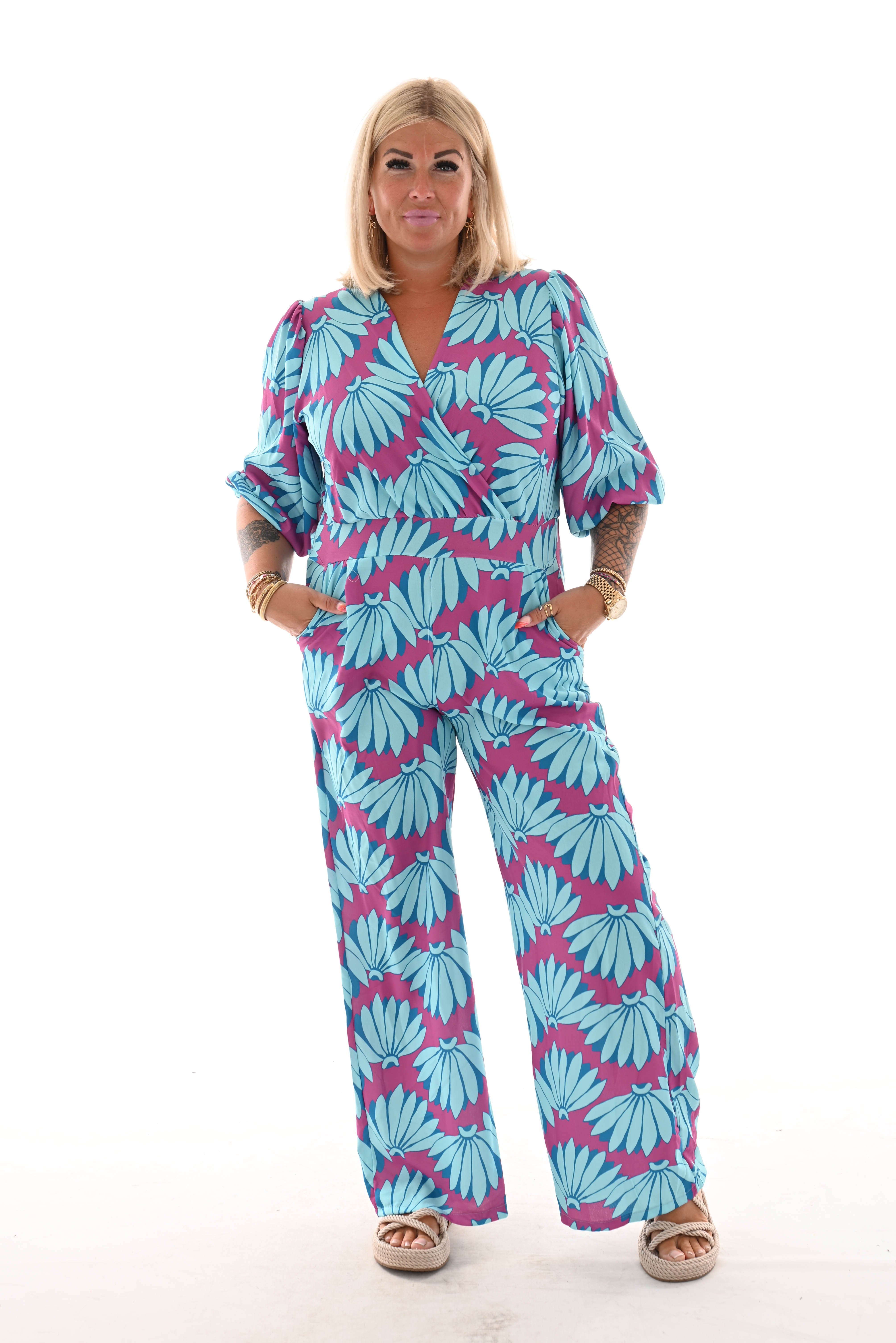 Jumpsuit overslag print bloemen magenta/blauw