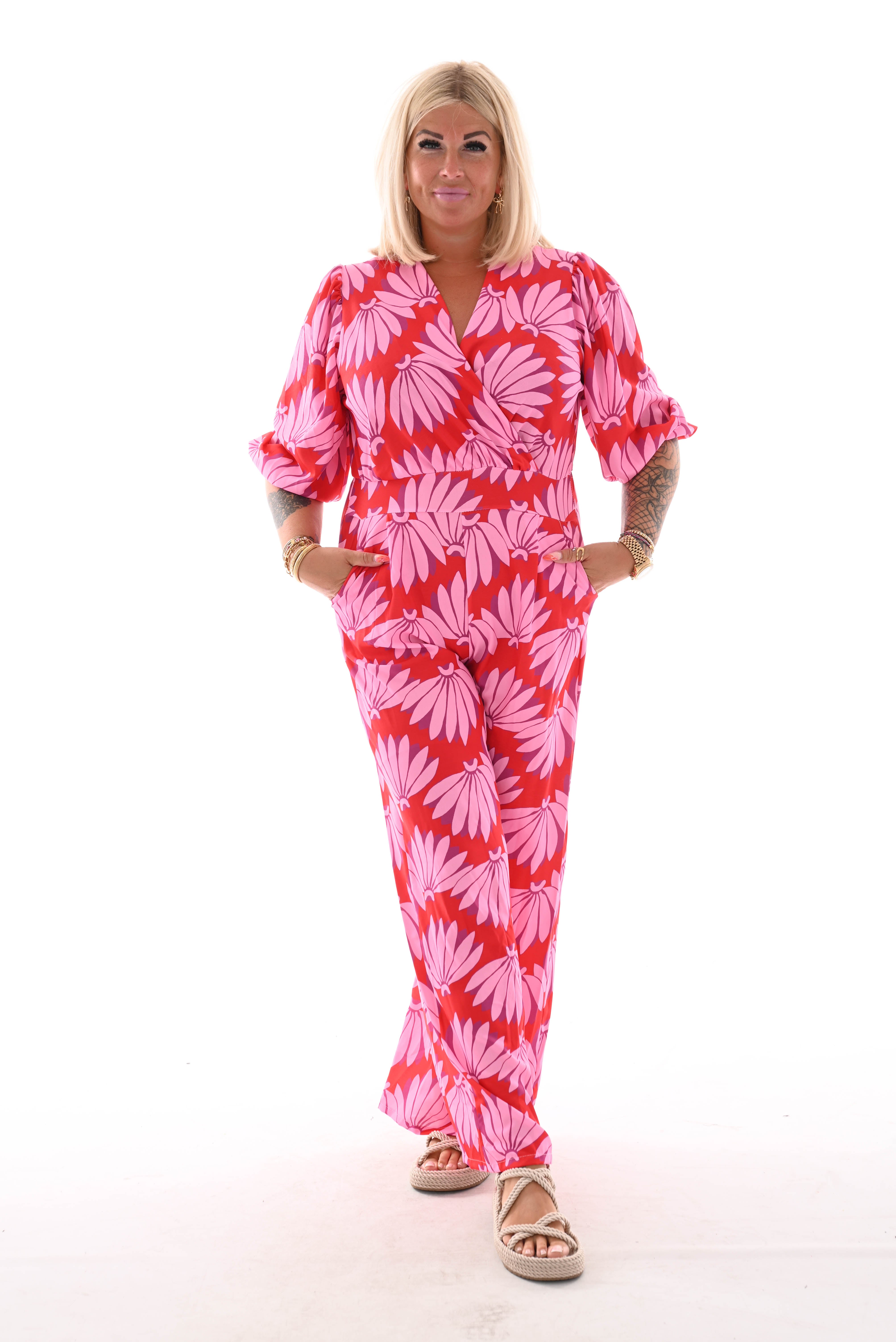 Jumpsuit overslag print bloemen rood/roze