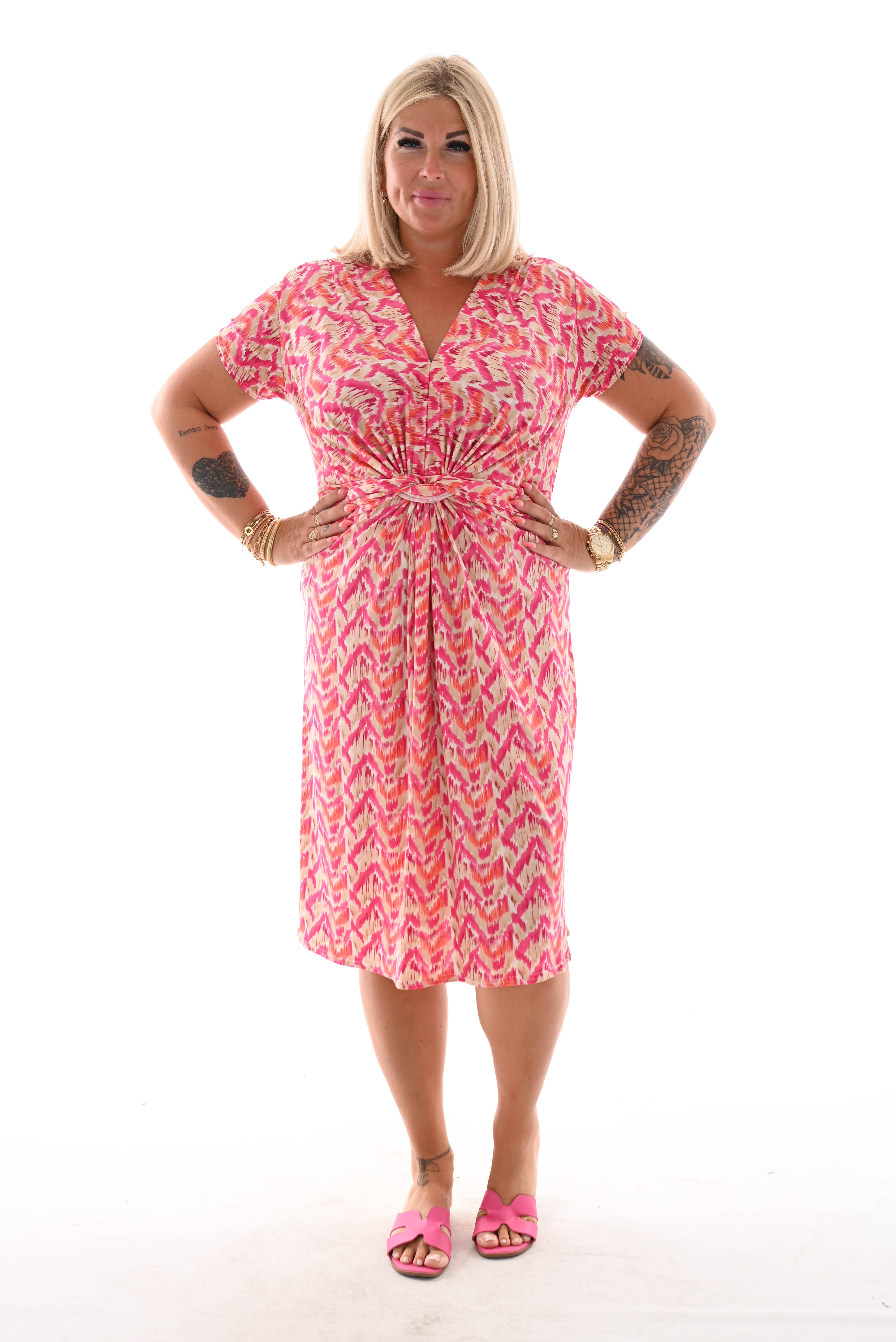 Korte jurk knoopdetail print vegen fuchsia