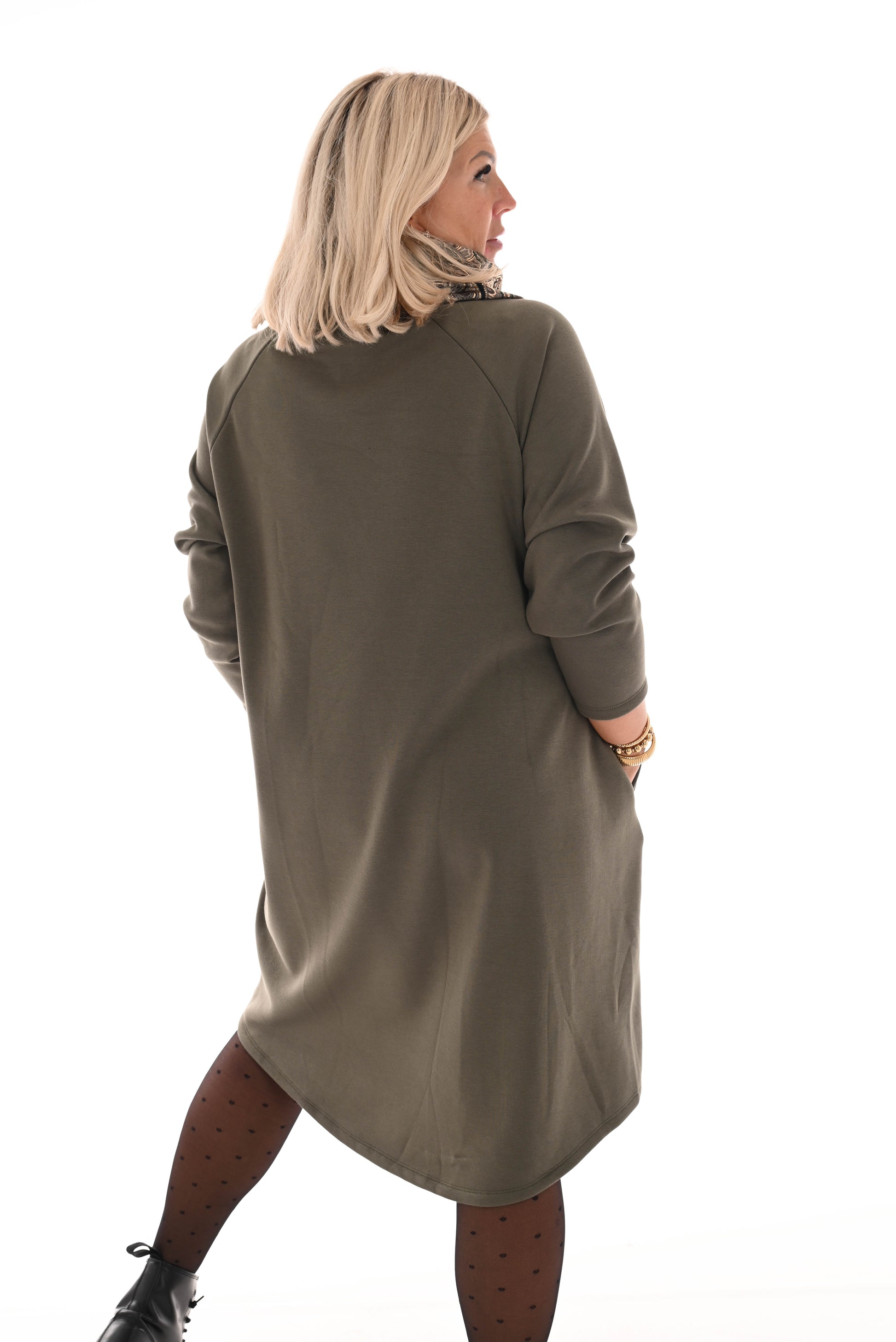 Sweater dress ronde hals met zakken legergroen