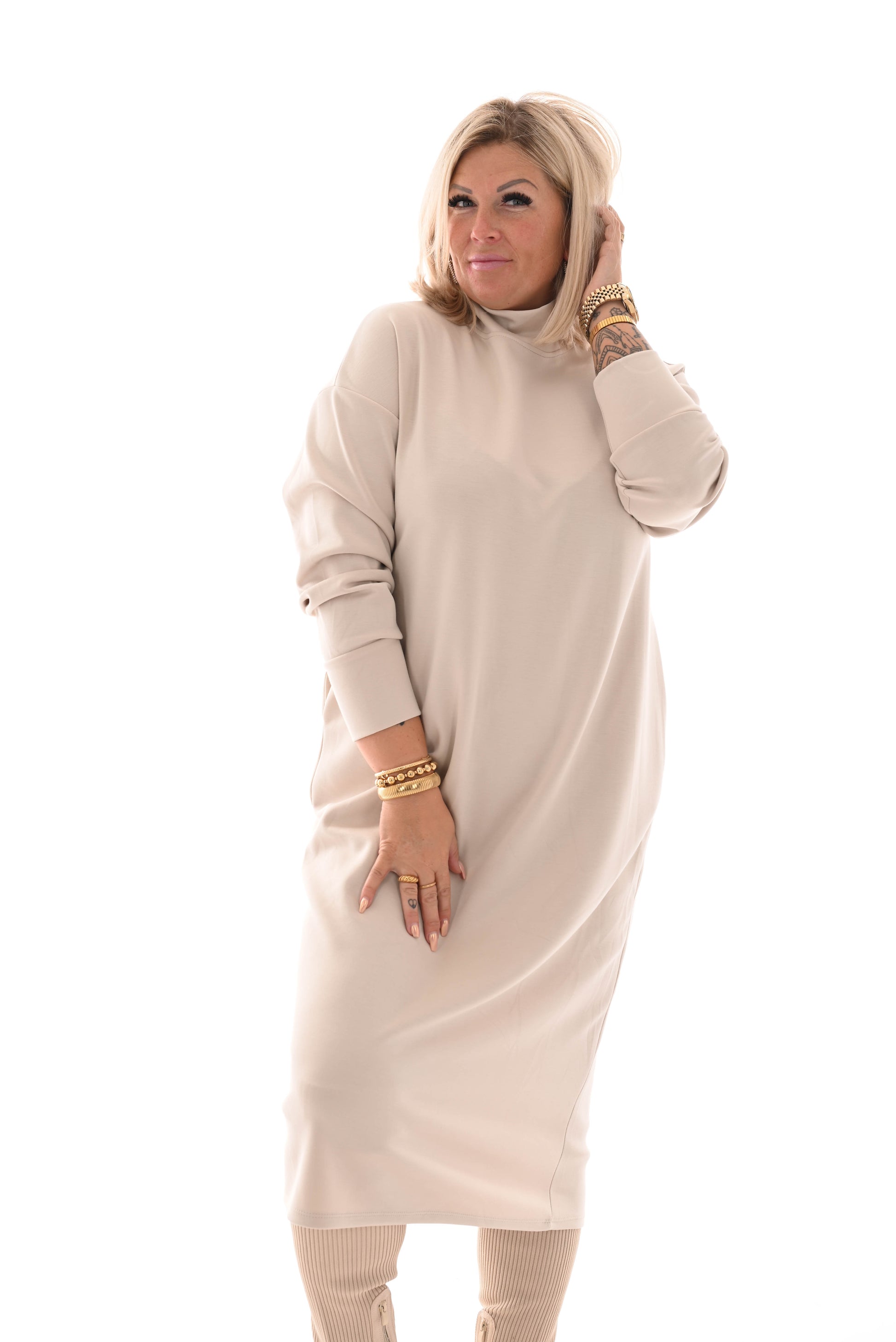 Sweater dress lang met turtle neck en zakken beige