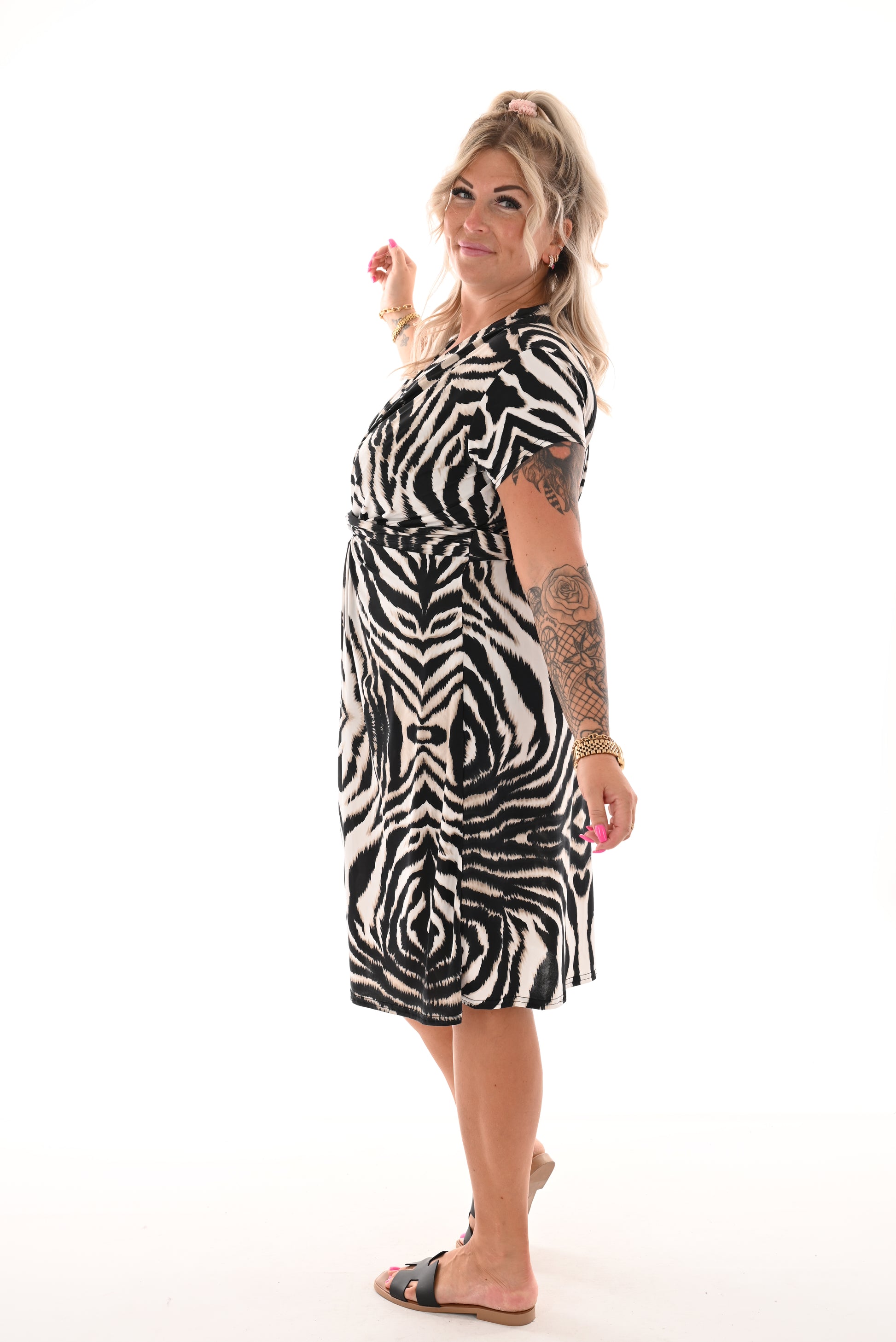 Half lange jurk knoop detail zebra zwart/roomwit
