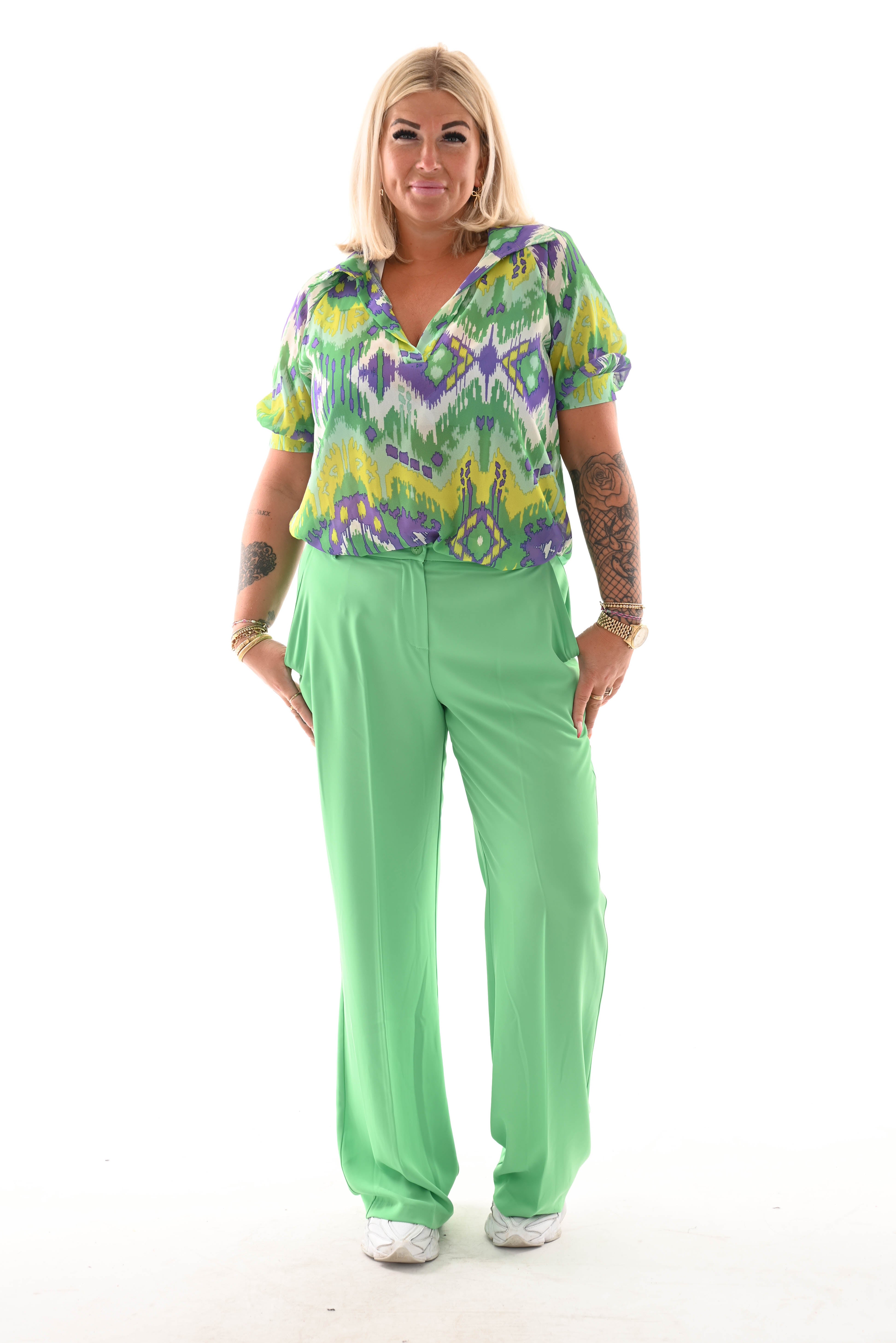 Blouse pofmouwen v-hals paisley groen/paars