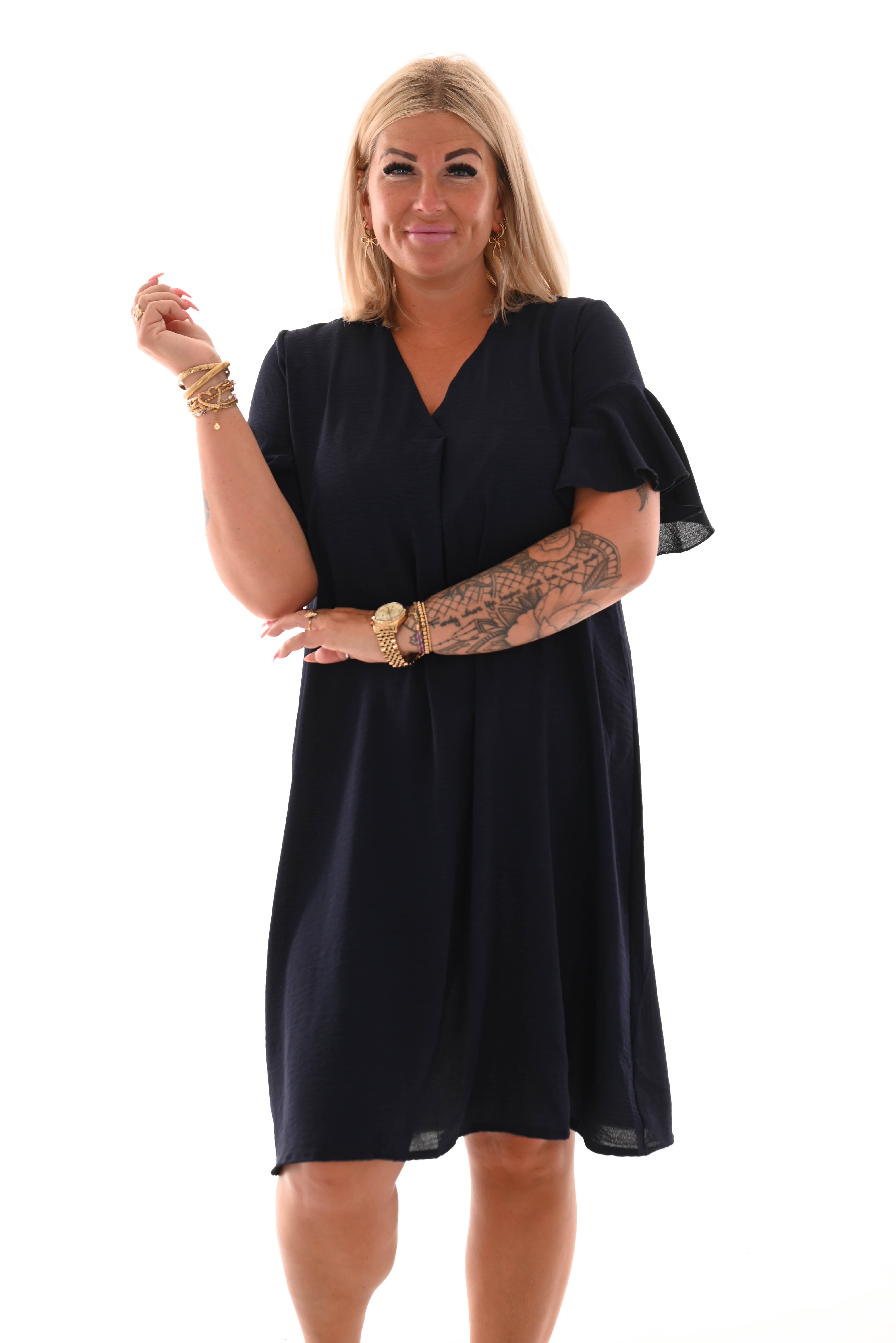 Jurk v-hals roezelmouwen uni marineblauw