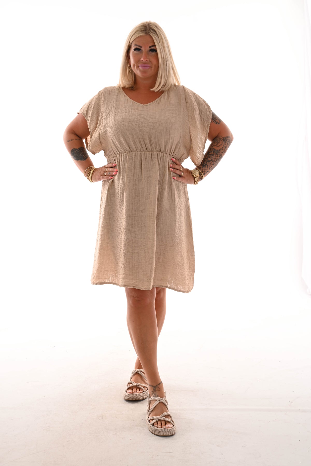 Crepe jurk v-hals beige