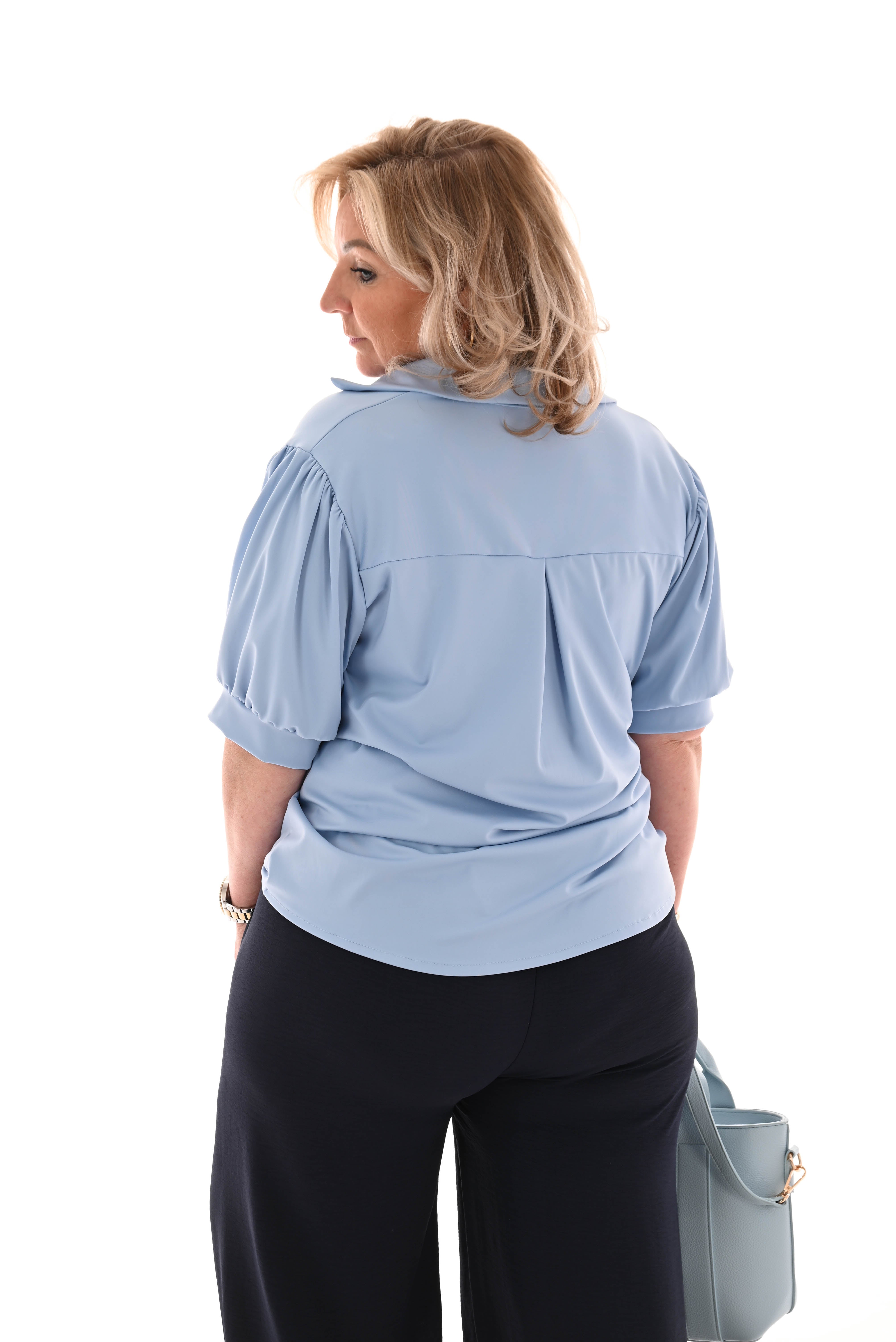 Blouse korte mouwen uni lichtblauw