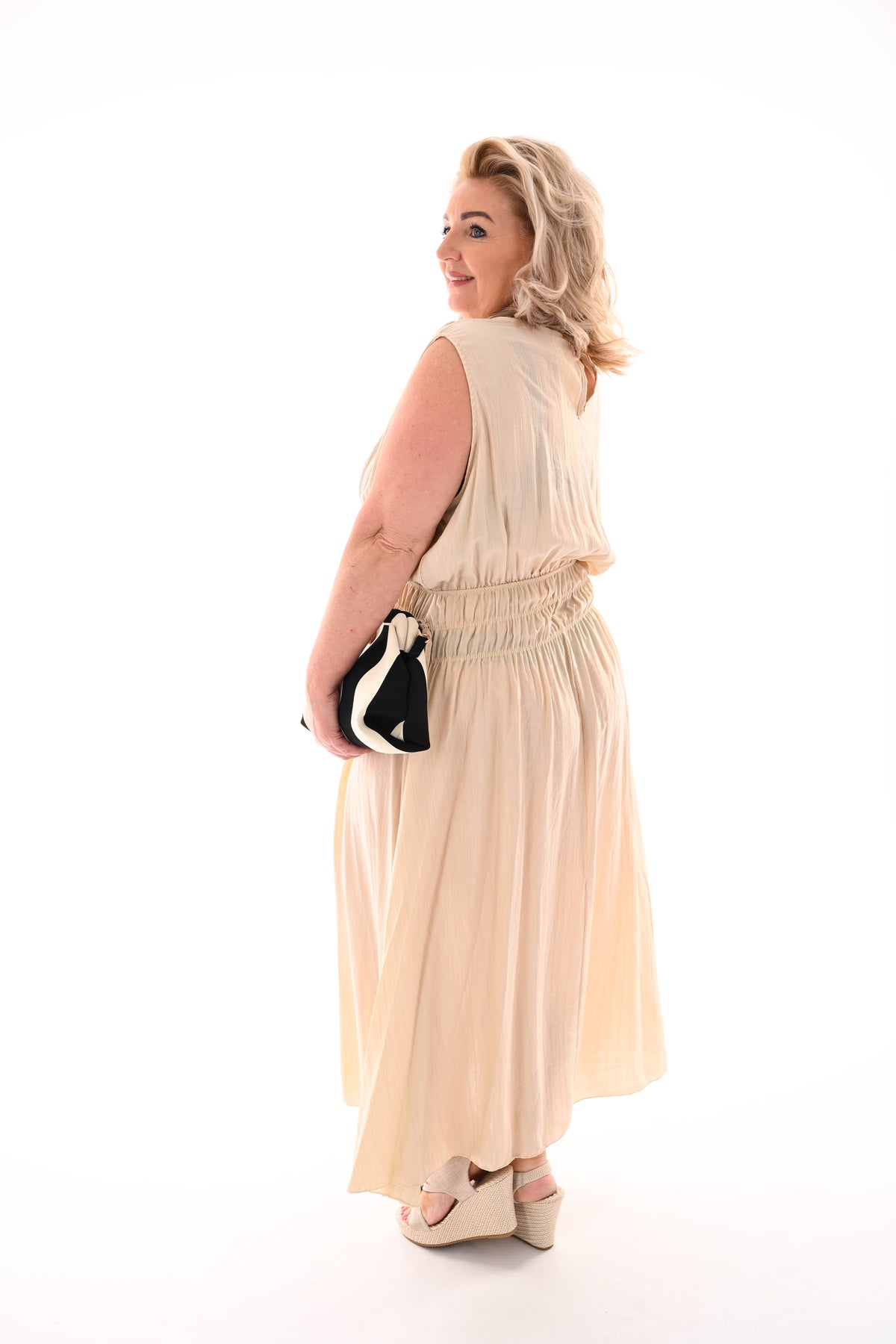 Lange jurk gedrapeerde taille beige