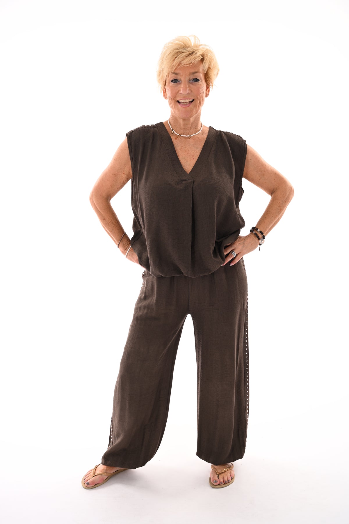 Tweedelig set korte pof top met studs donkerbruin