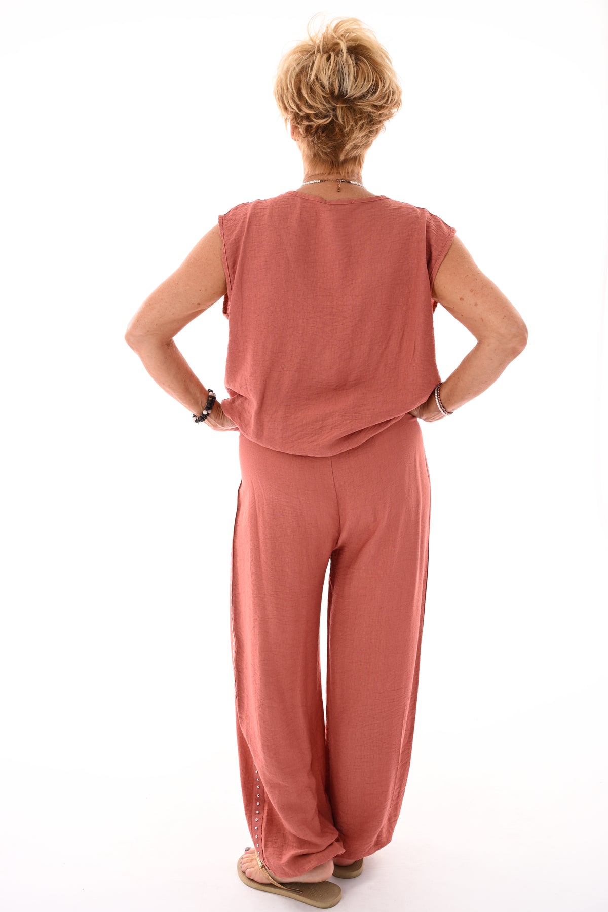 Tweedelig set korte pof top met studs zalm