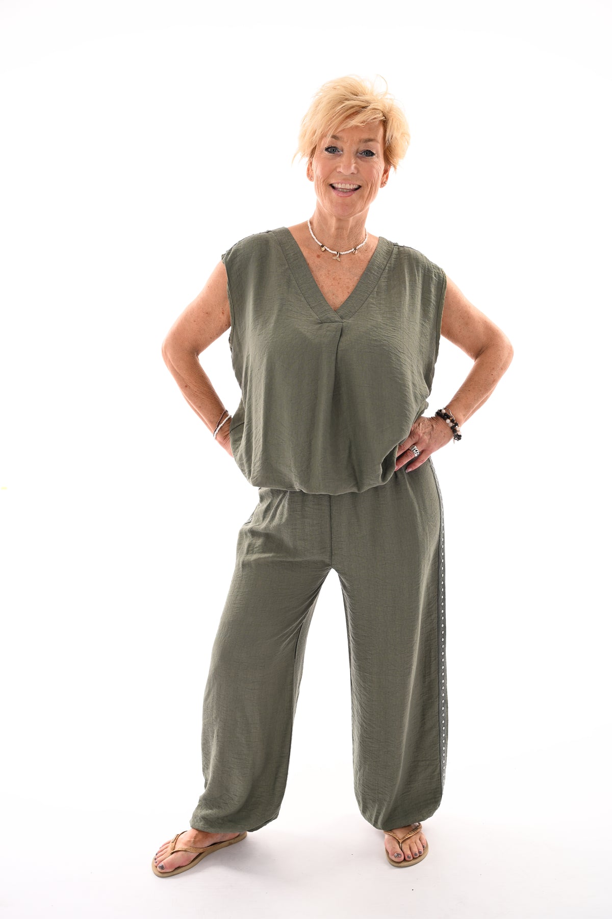 Tweedelig set korte pof top met studs legergroen