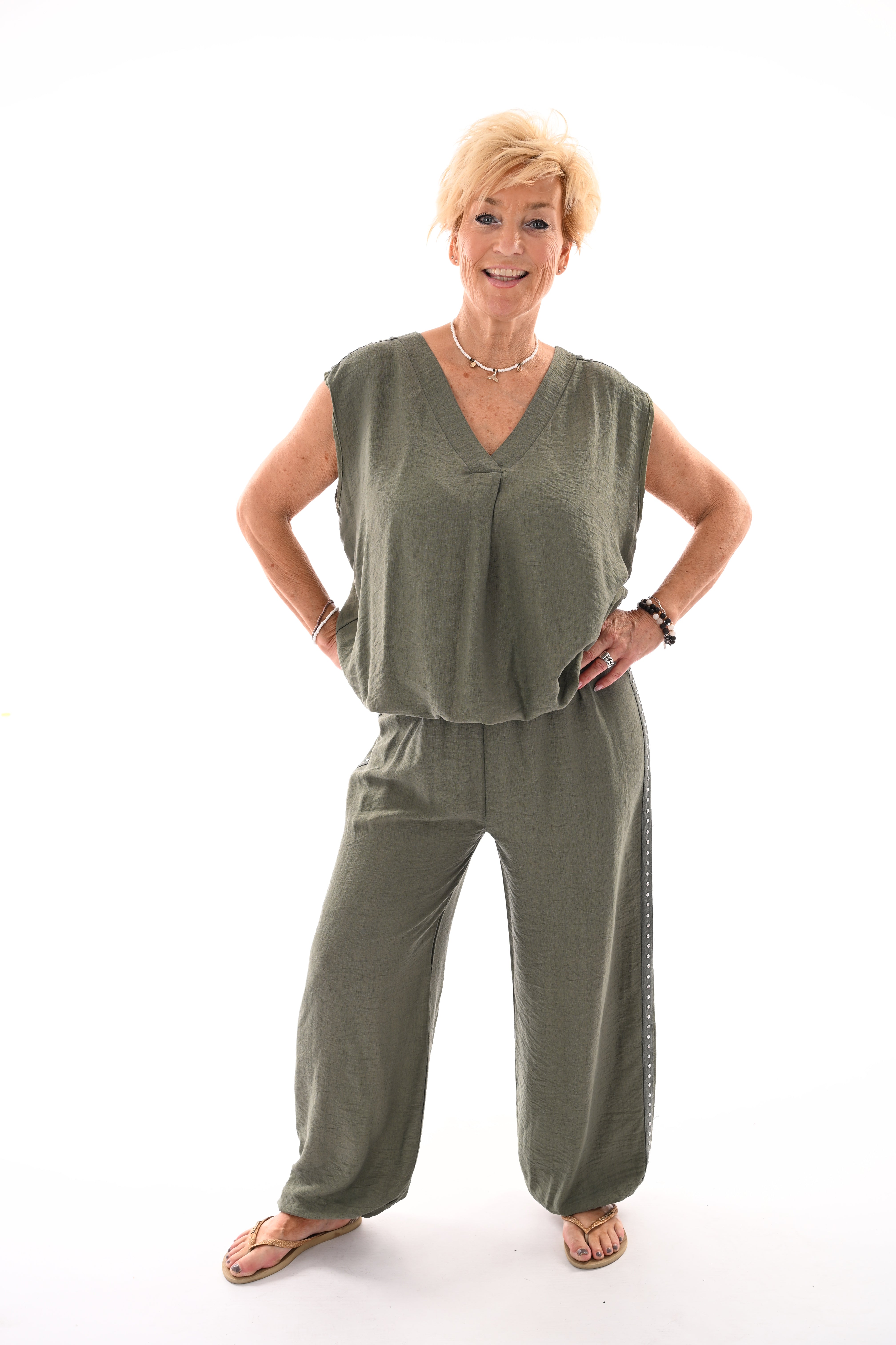 Tweedelig set korte pof top met studs legergroen