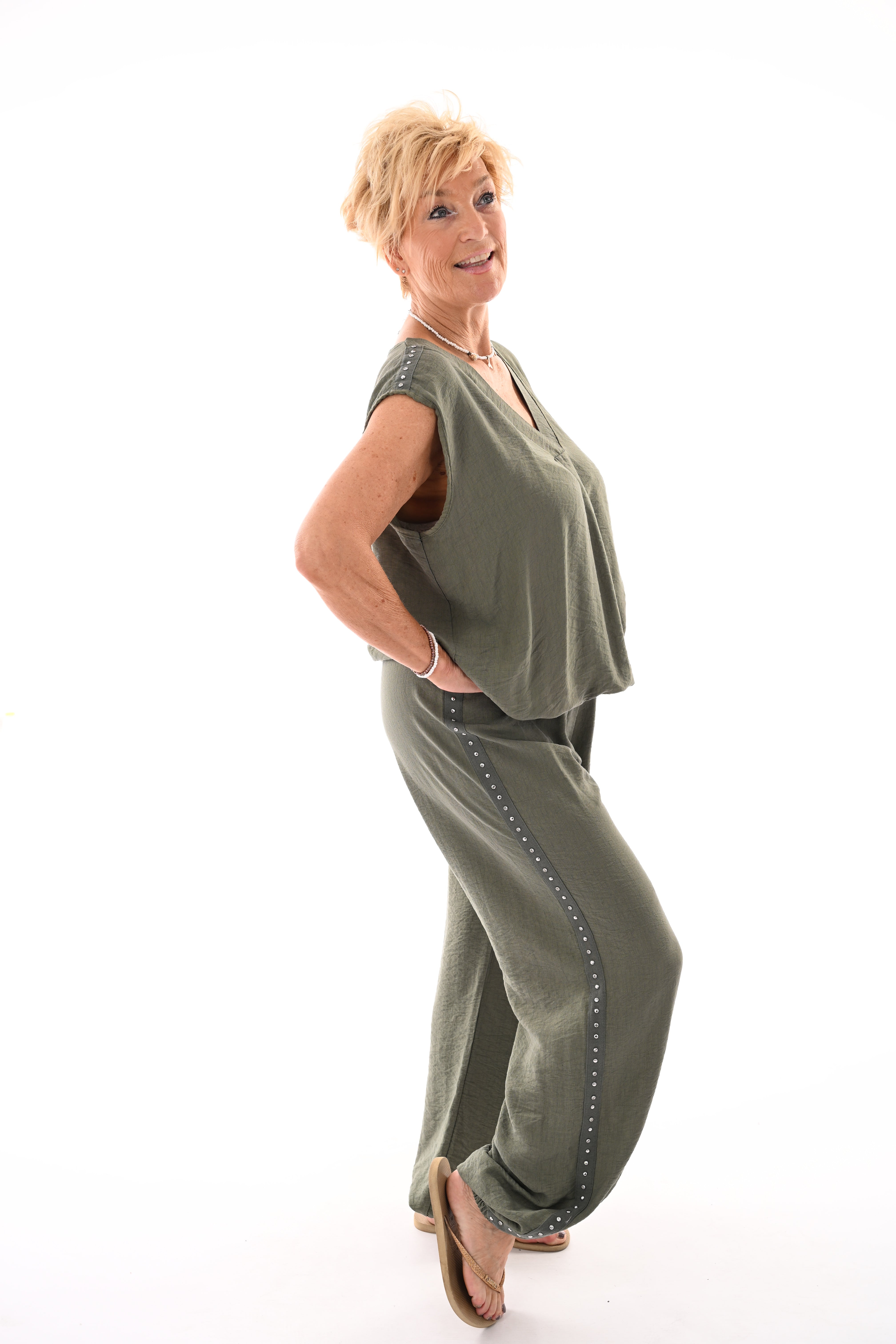 Tweedelig set korte pof top met studs legergroen