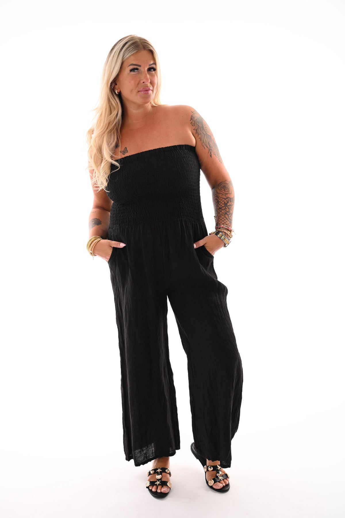 Off-shoulder jumpsuit smock detail zwart