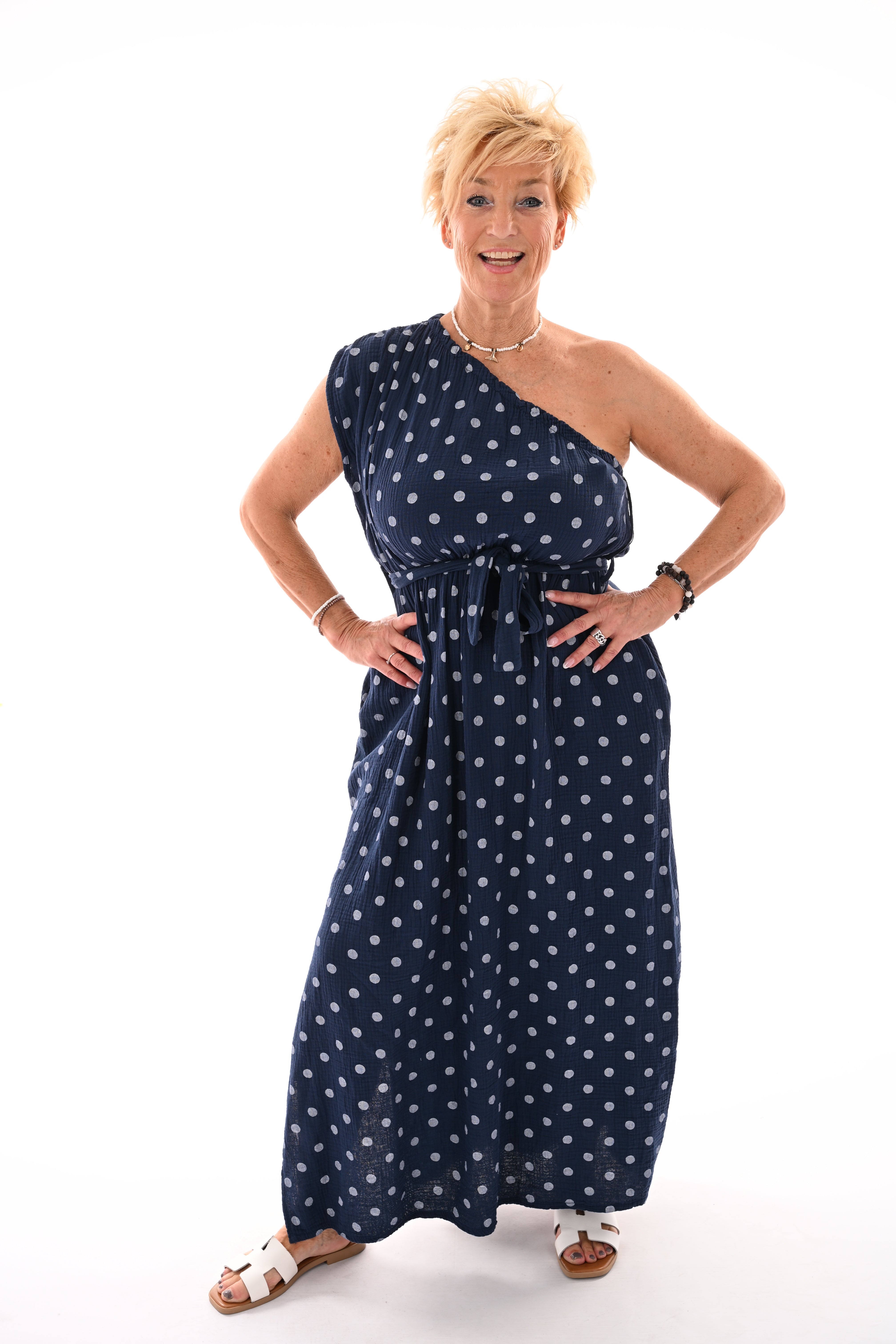 Jurk one-shoulder dots marineblauw