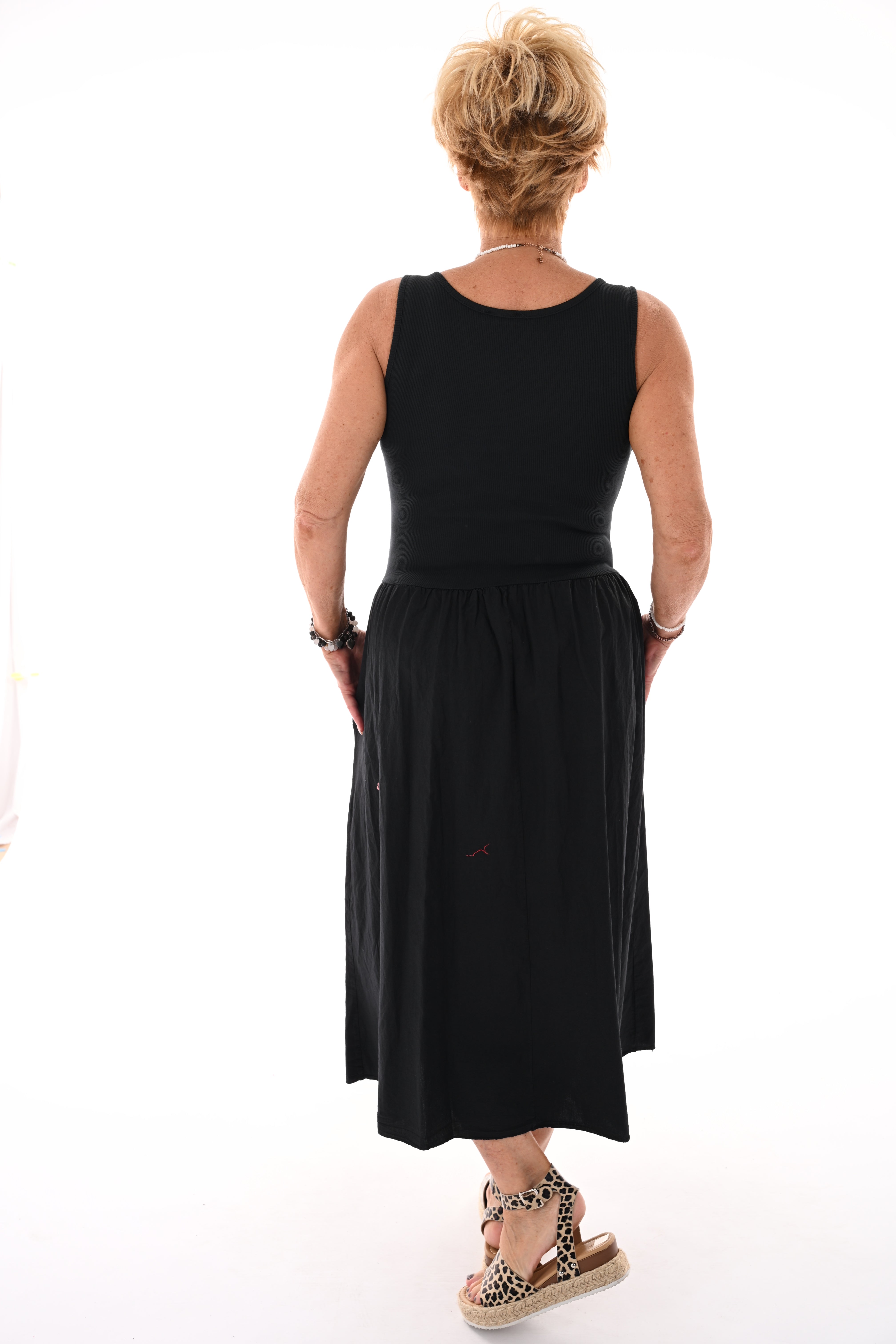 Basic jurk mouwloos uni zwart