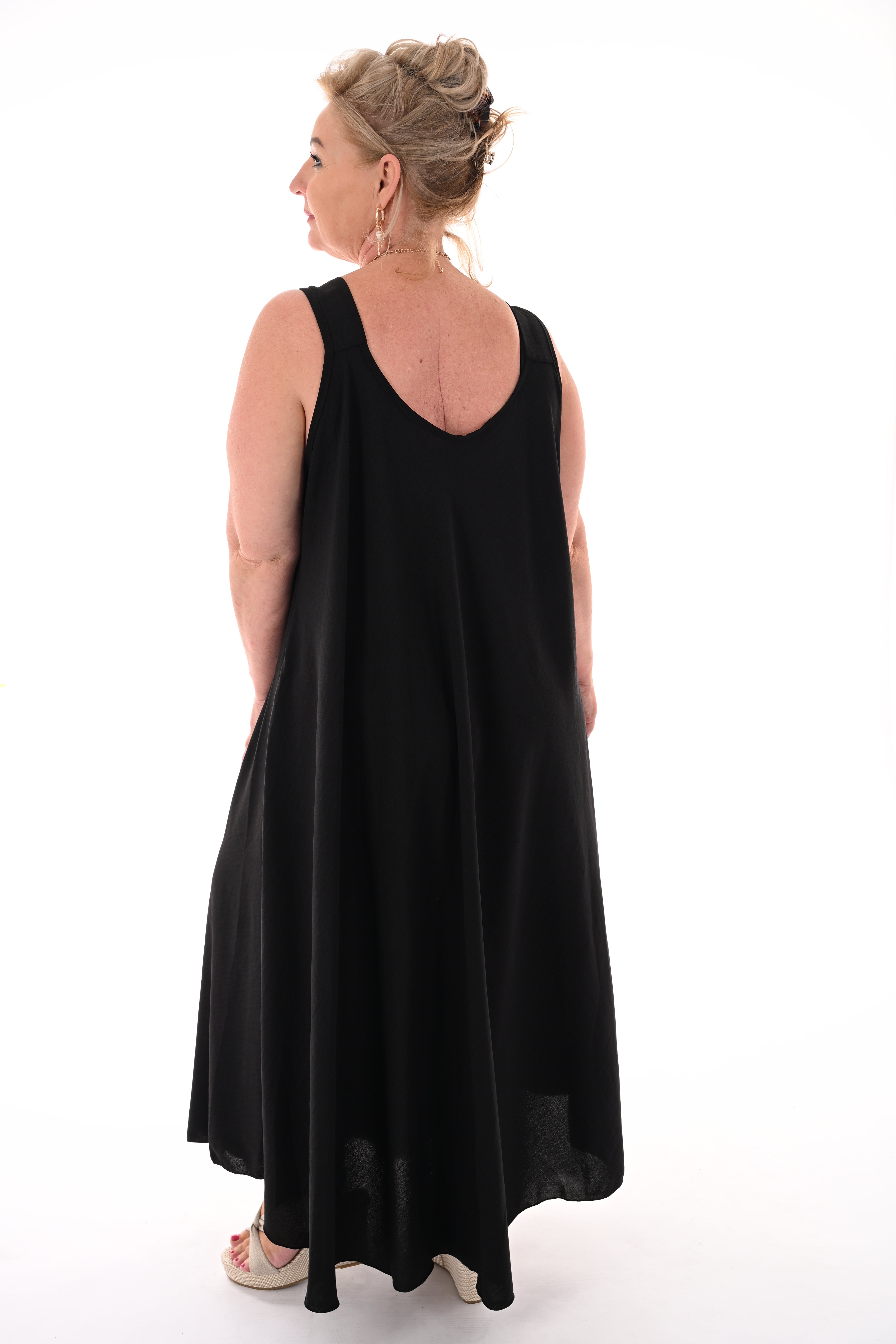 Lange jurk mouwloos schelp detail zwart