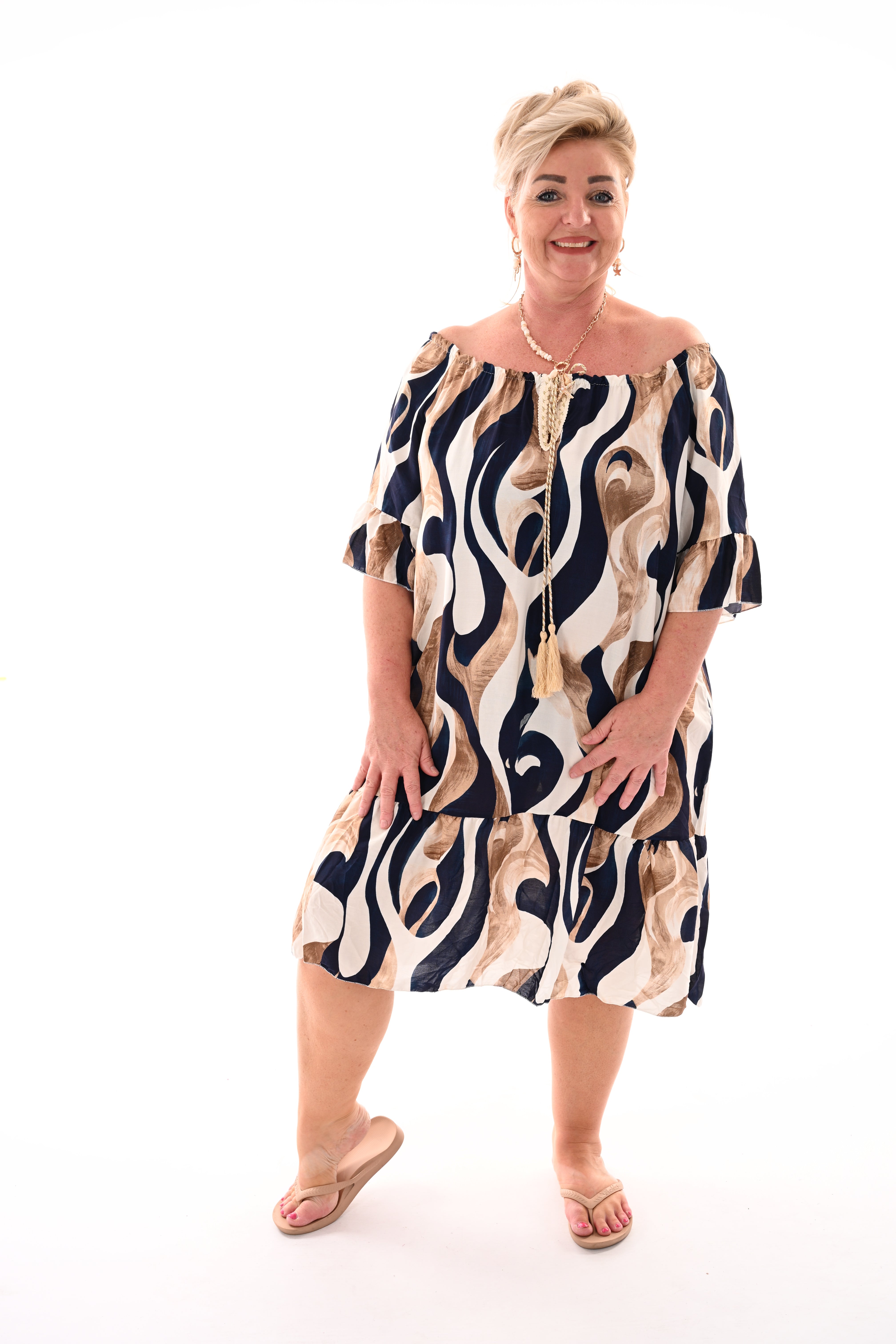 Off-shoulder jurk met golvend detail marineblauw