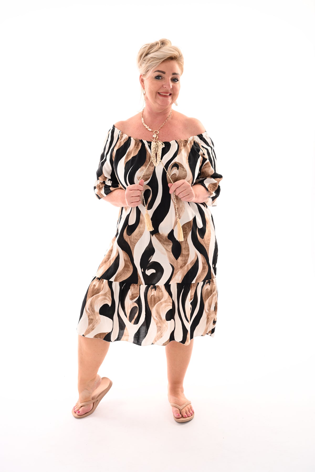 Off-shoulder jurk met golvend detail zwart