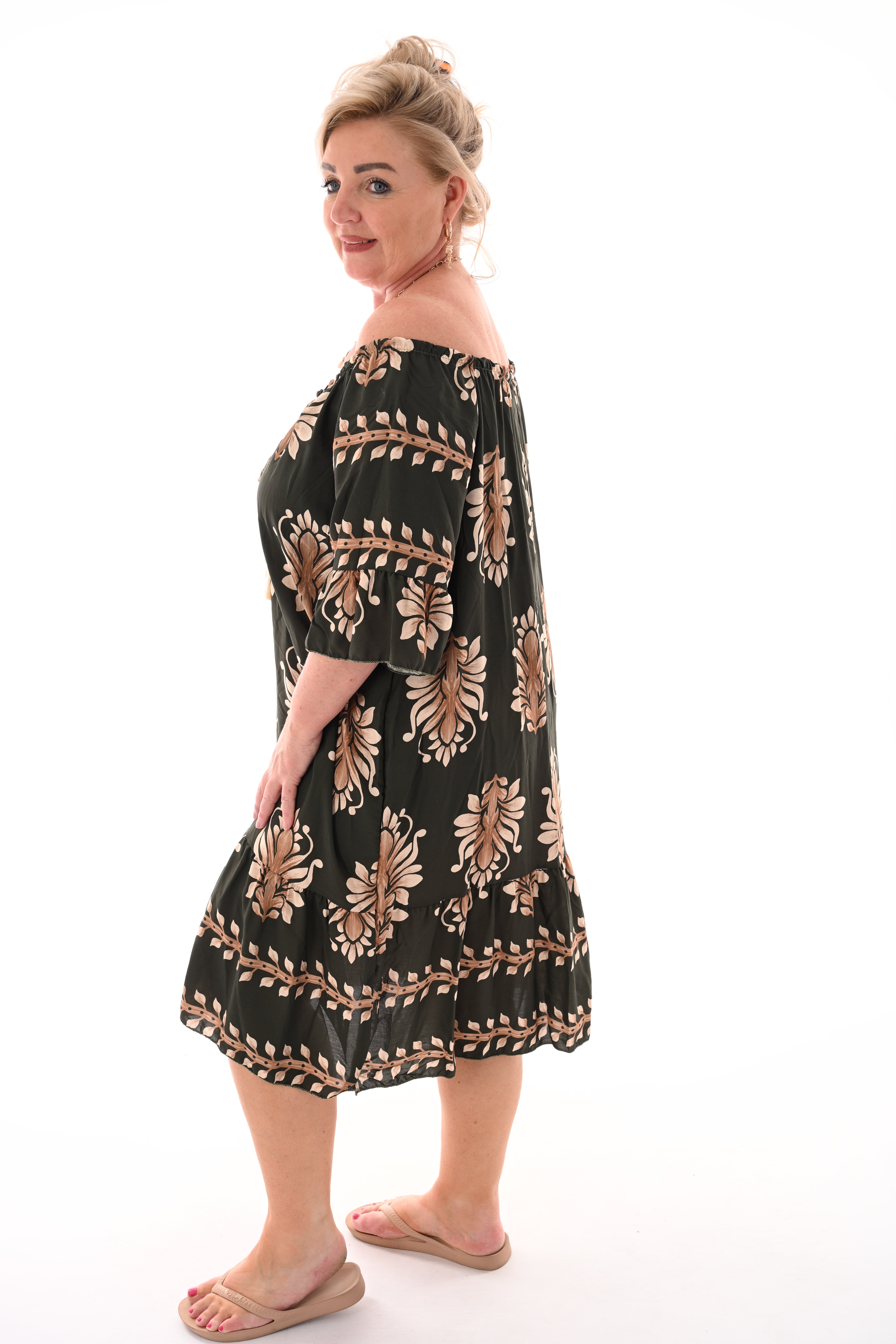 Off-shoulder jurk barok trompetmouwen legergroen