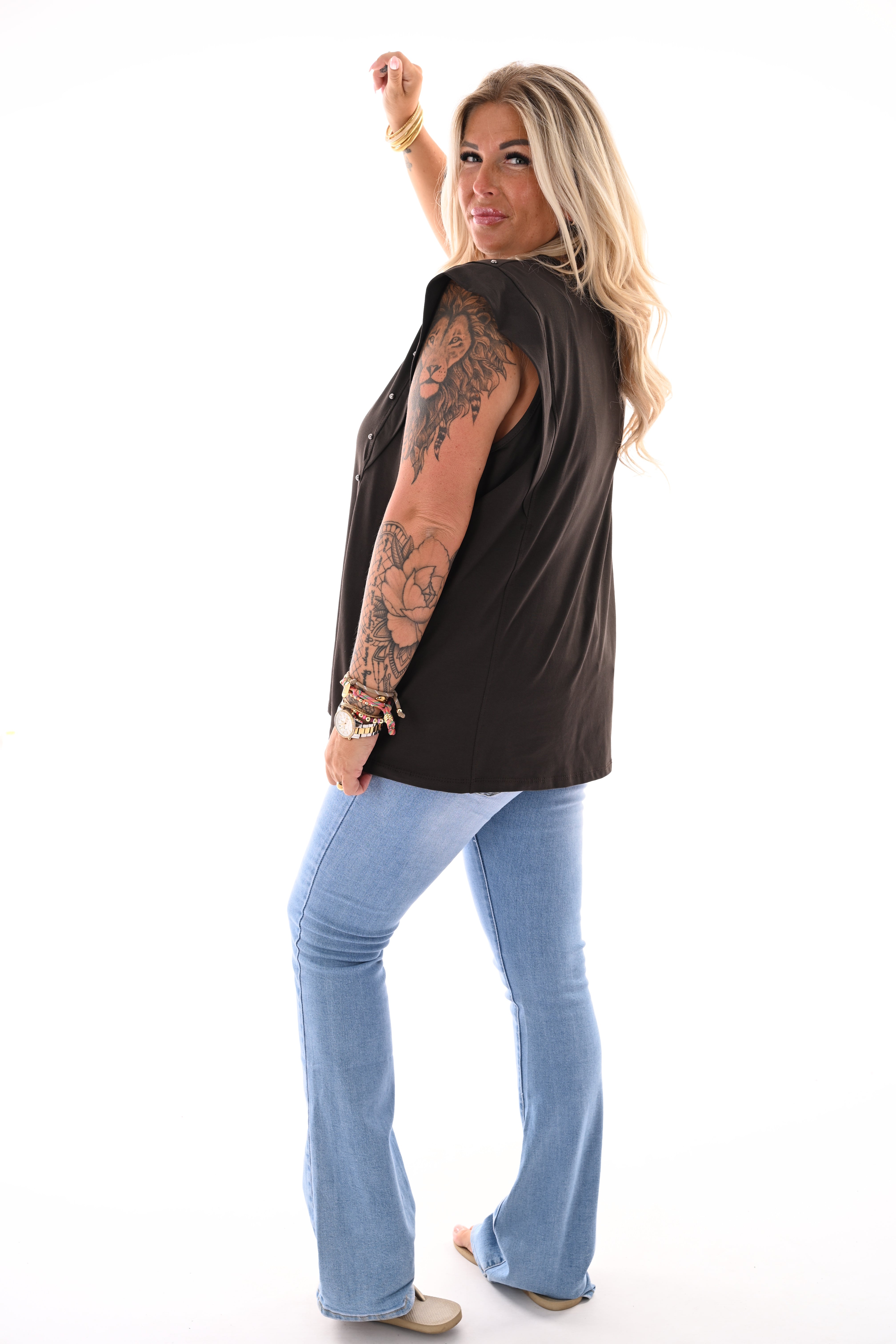 Top kapmouwen studs donkerbruin