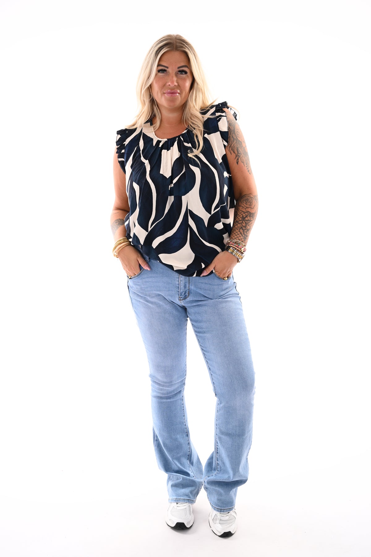 Top roezelmouwen golvend motief marineblauw