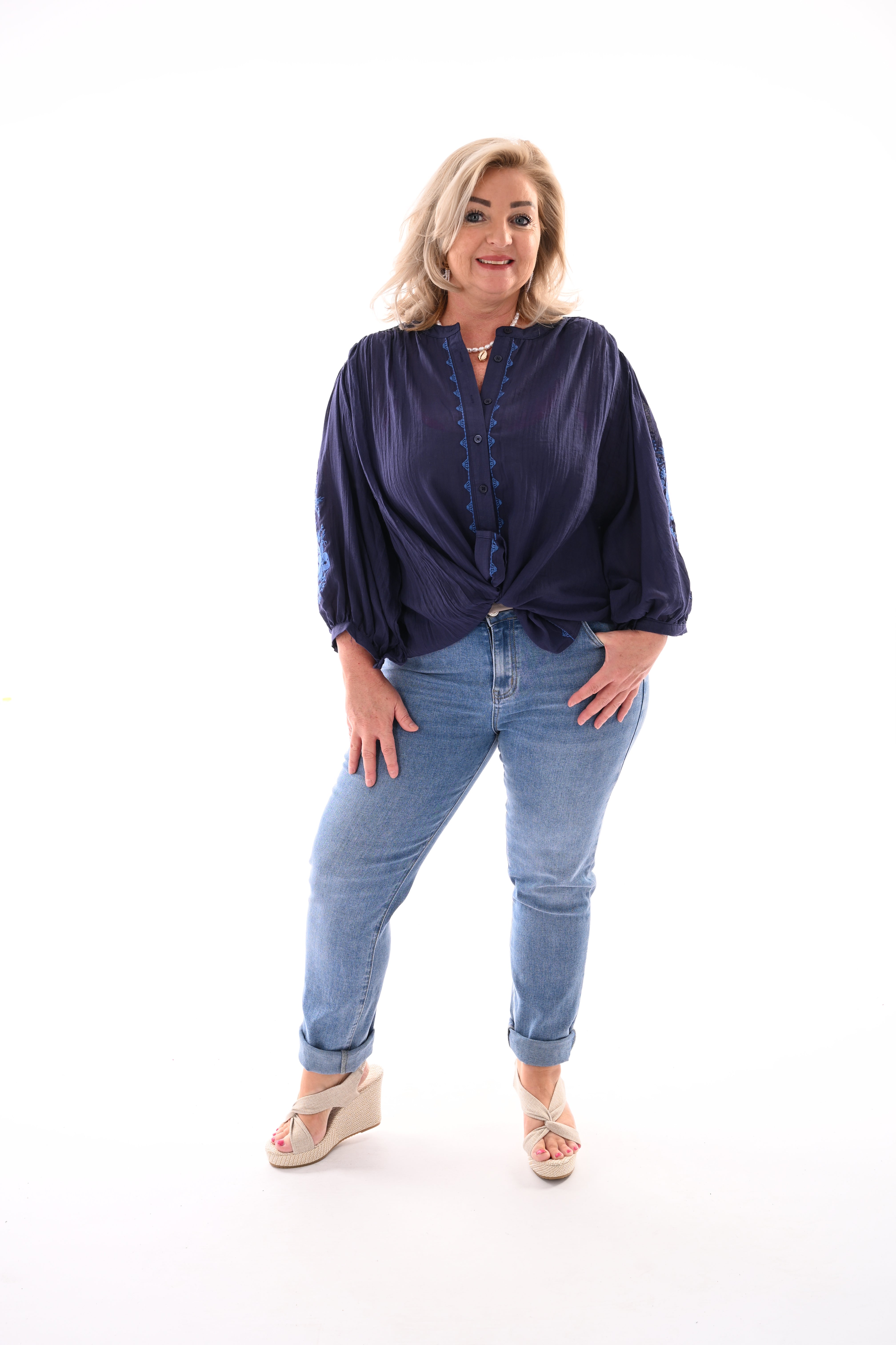 Blouse pofmouwen bloemen details marineblauw