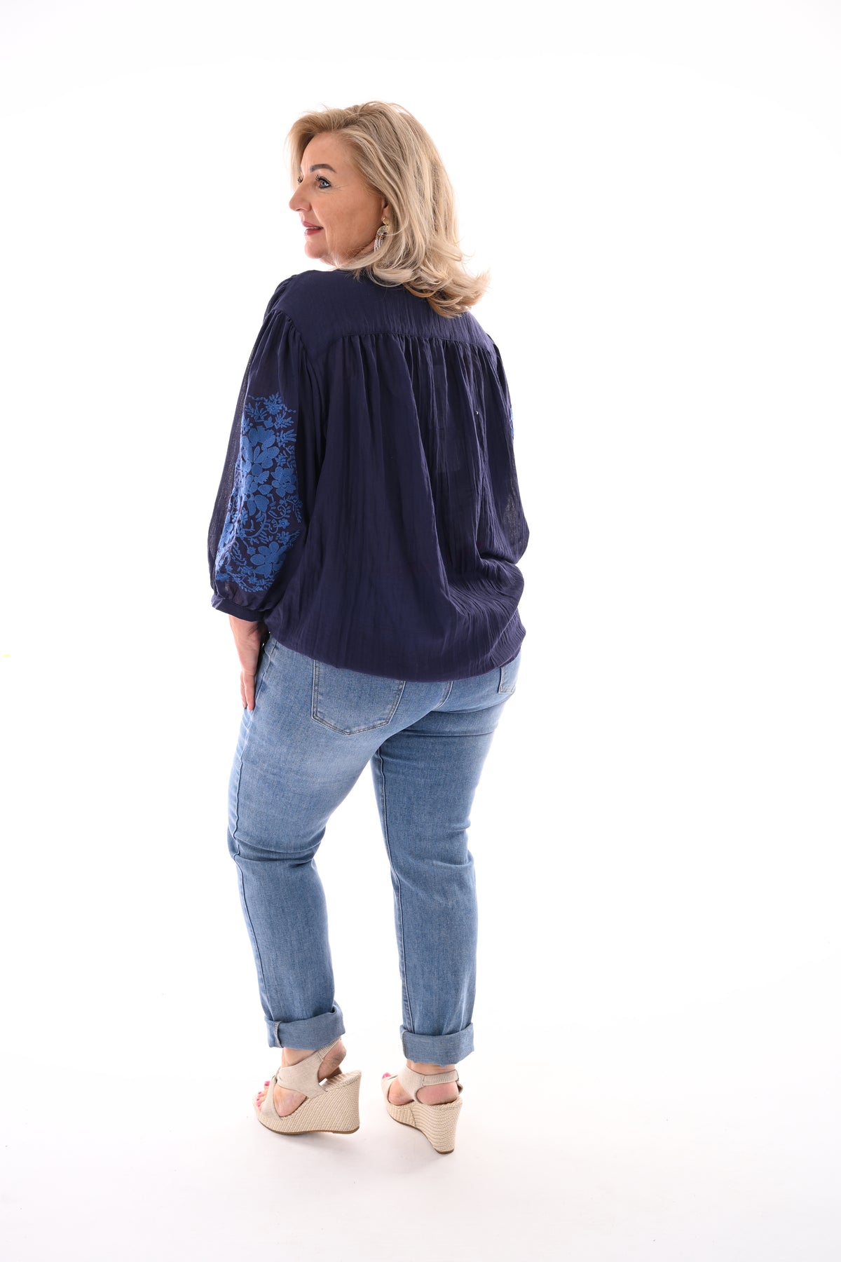 Blouse pofmouwen bloemen details marineblauw