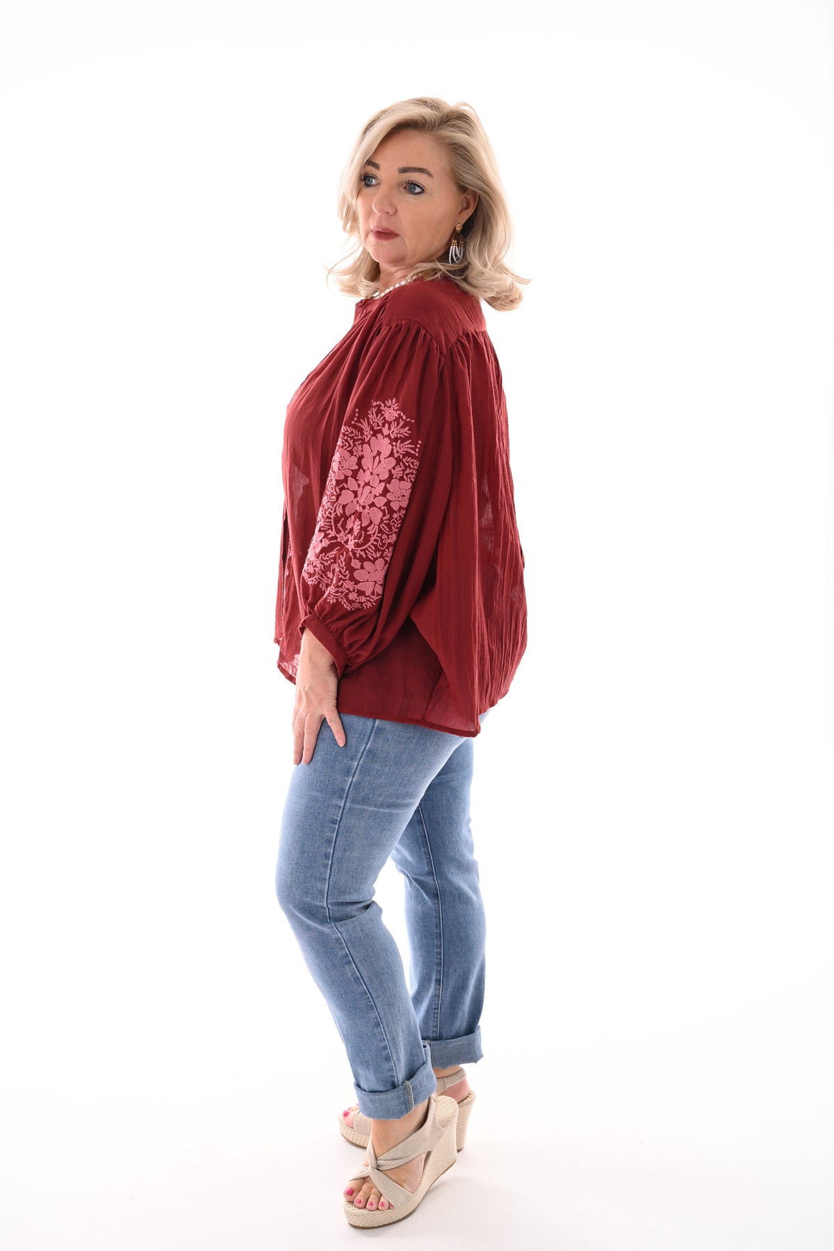 Blouse pofmouwen bloemen details donkerrood