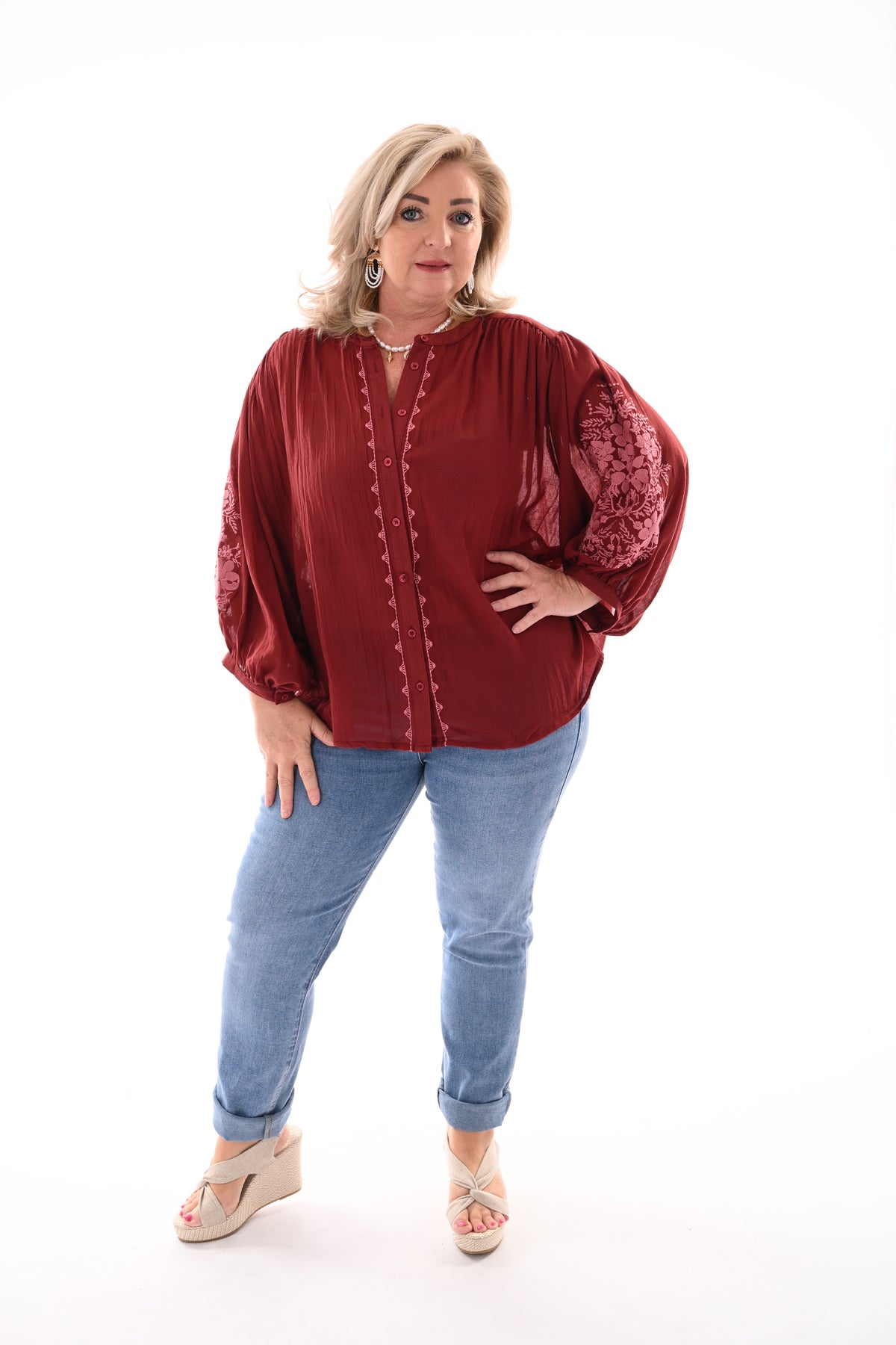 Blouse pofmouwen bloemen details donkerrood