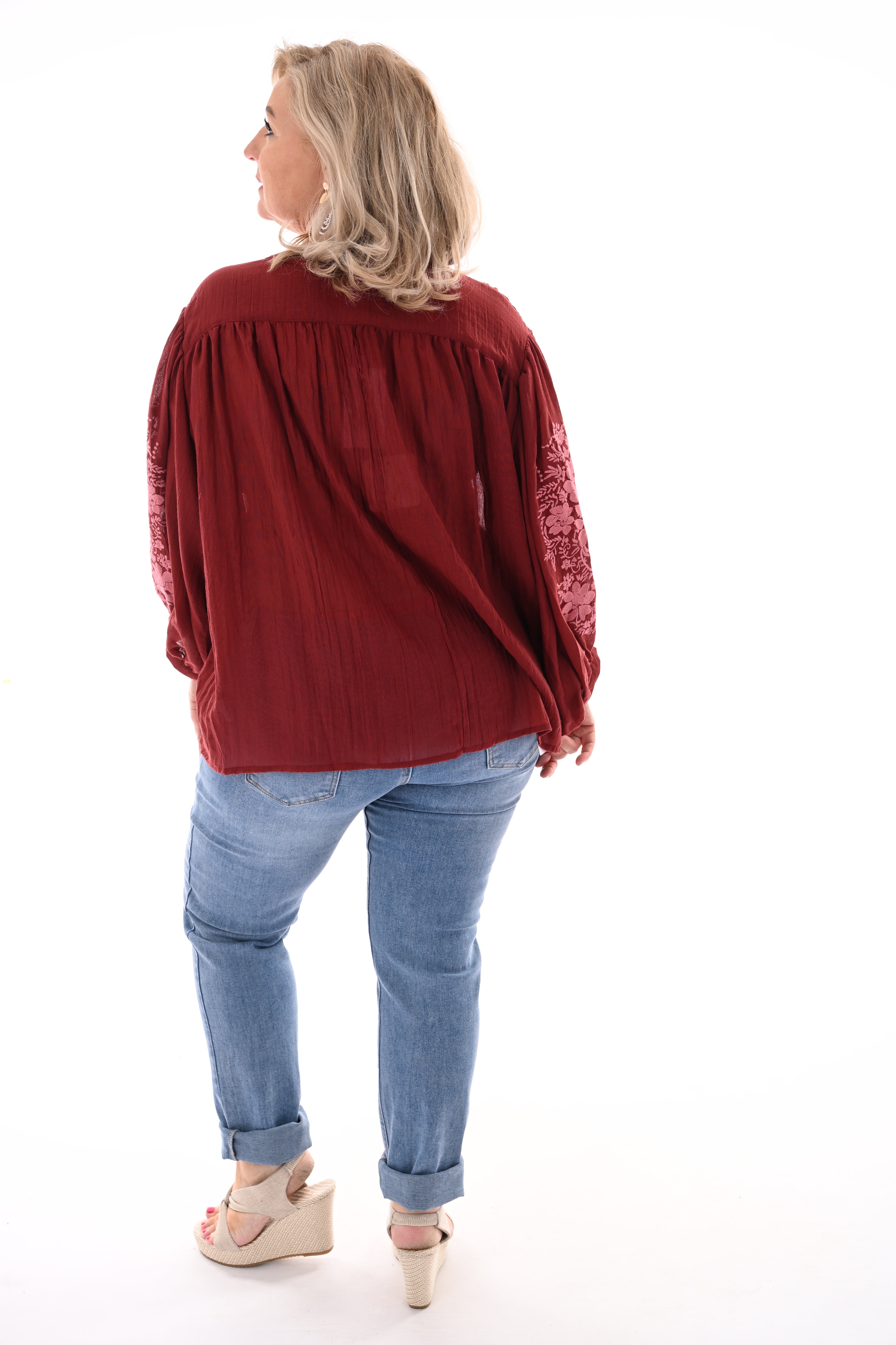Blouse pofmouwen bloemen details donkerrood