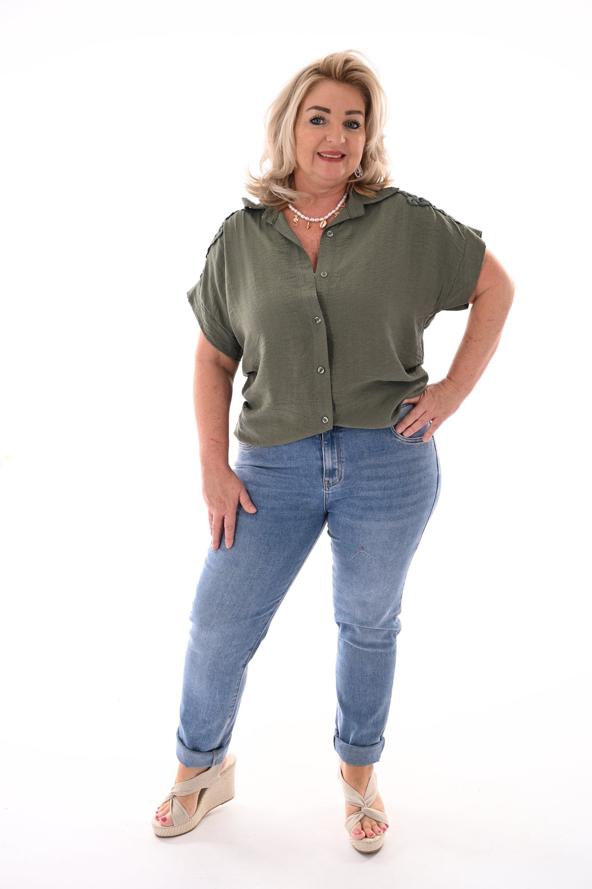 Blouse korte mouwen broderie detail legergroen