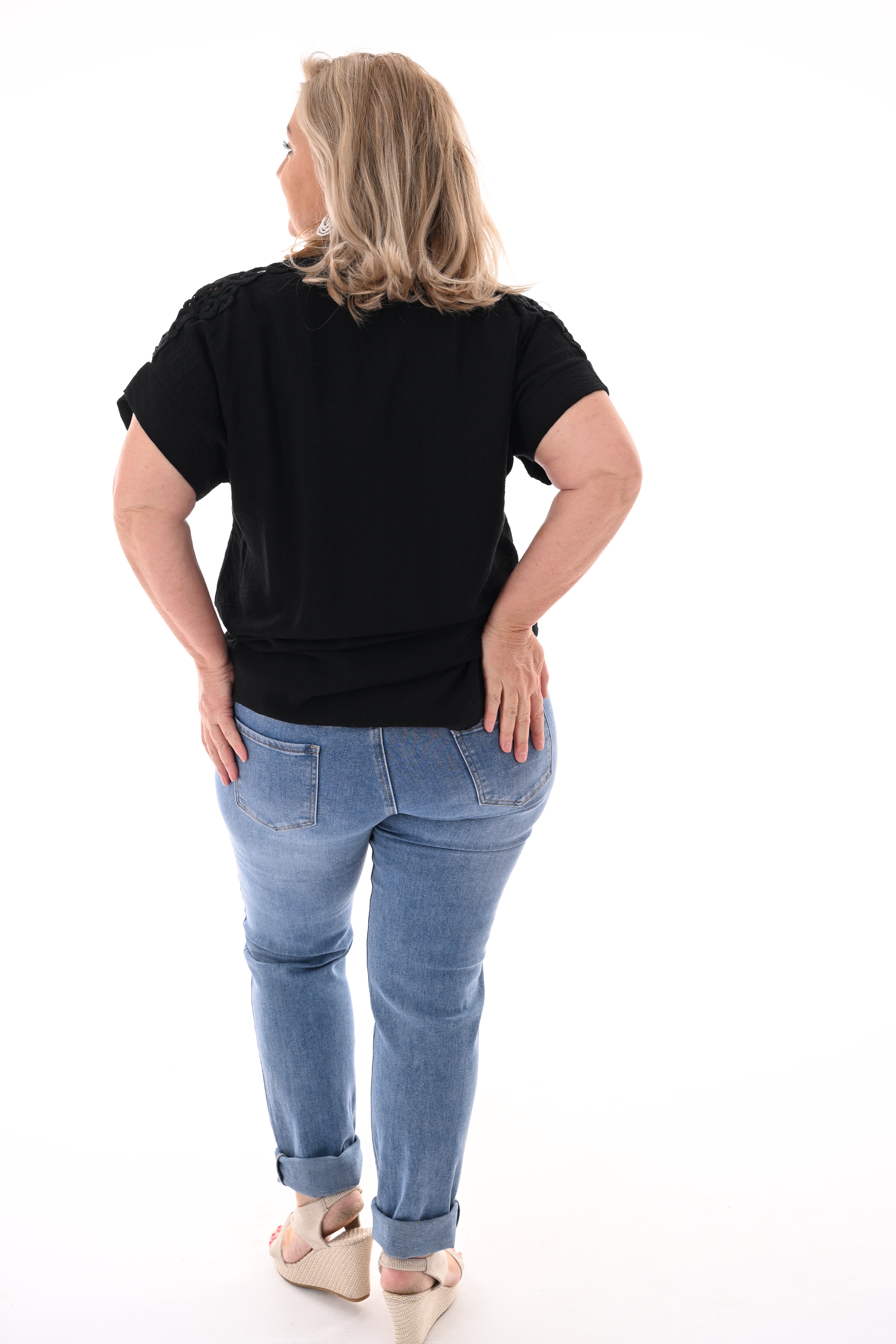 Blouse korte mouwen broderie detail zwart