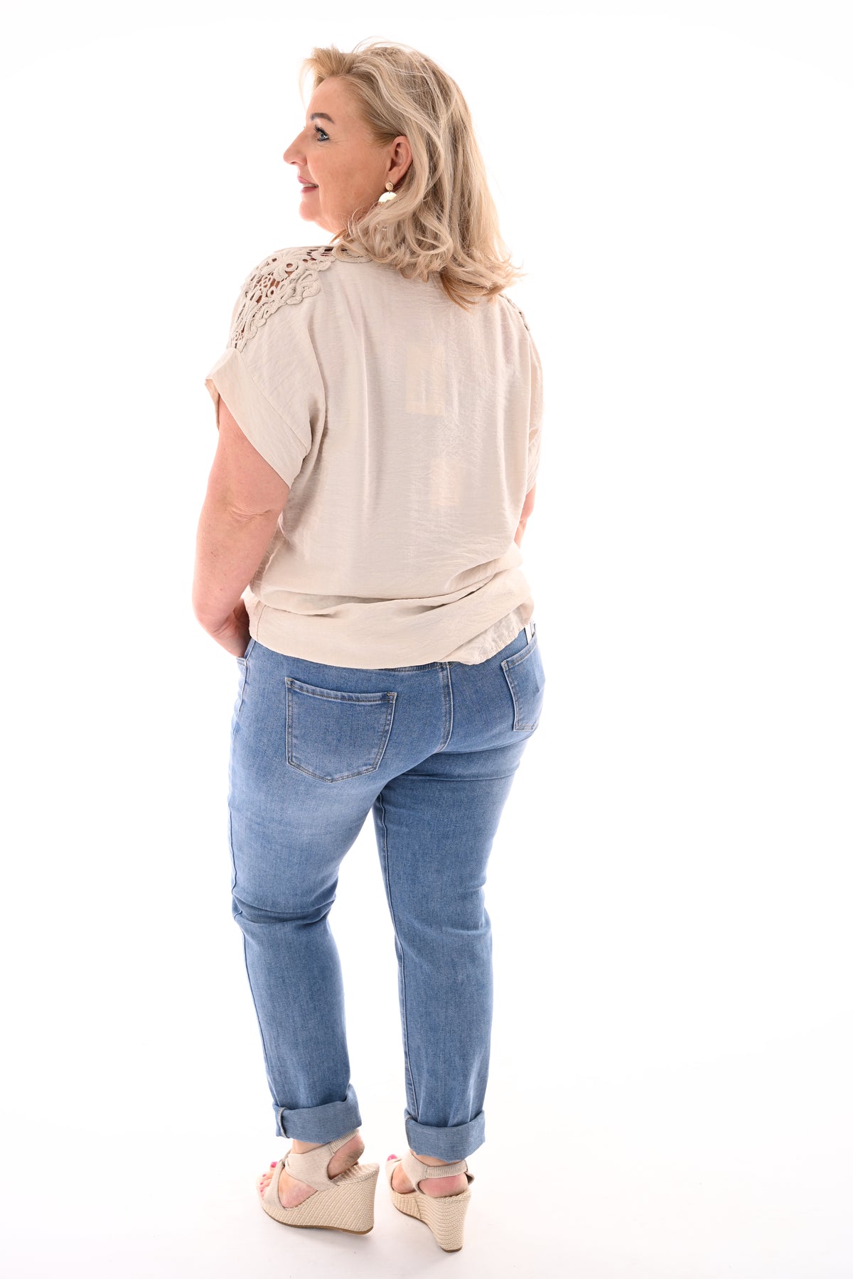 Blouse korte mouwen broderie detail beige