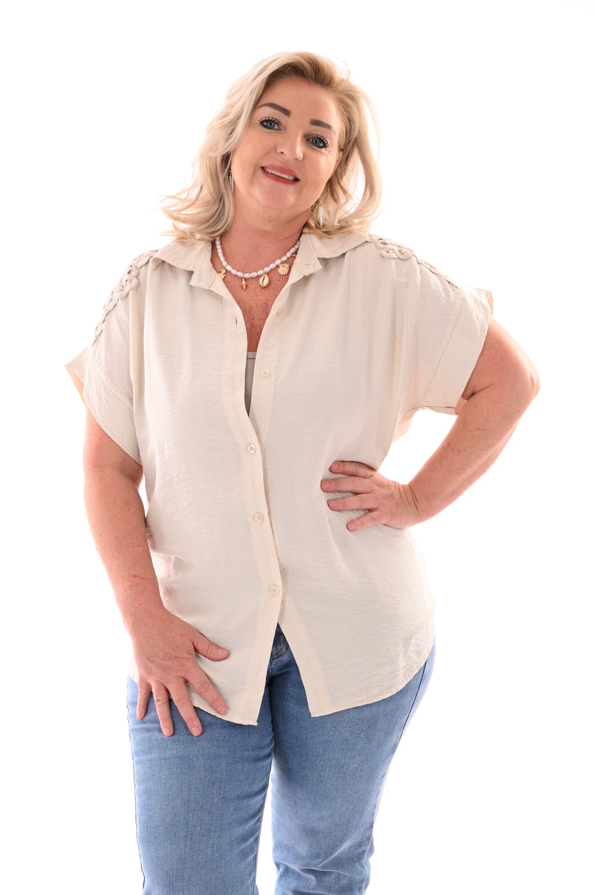 Blouse korte mouwen broderie detail beige