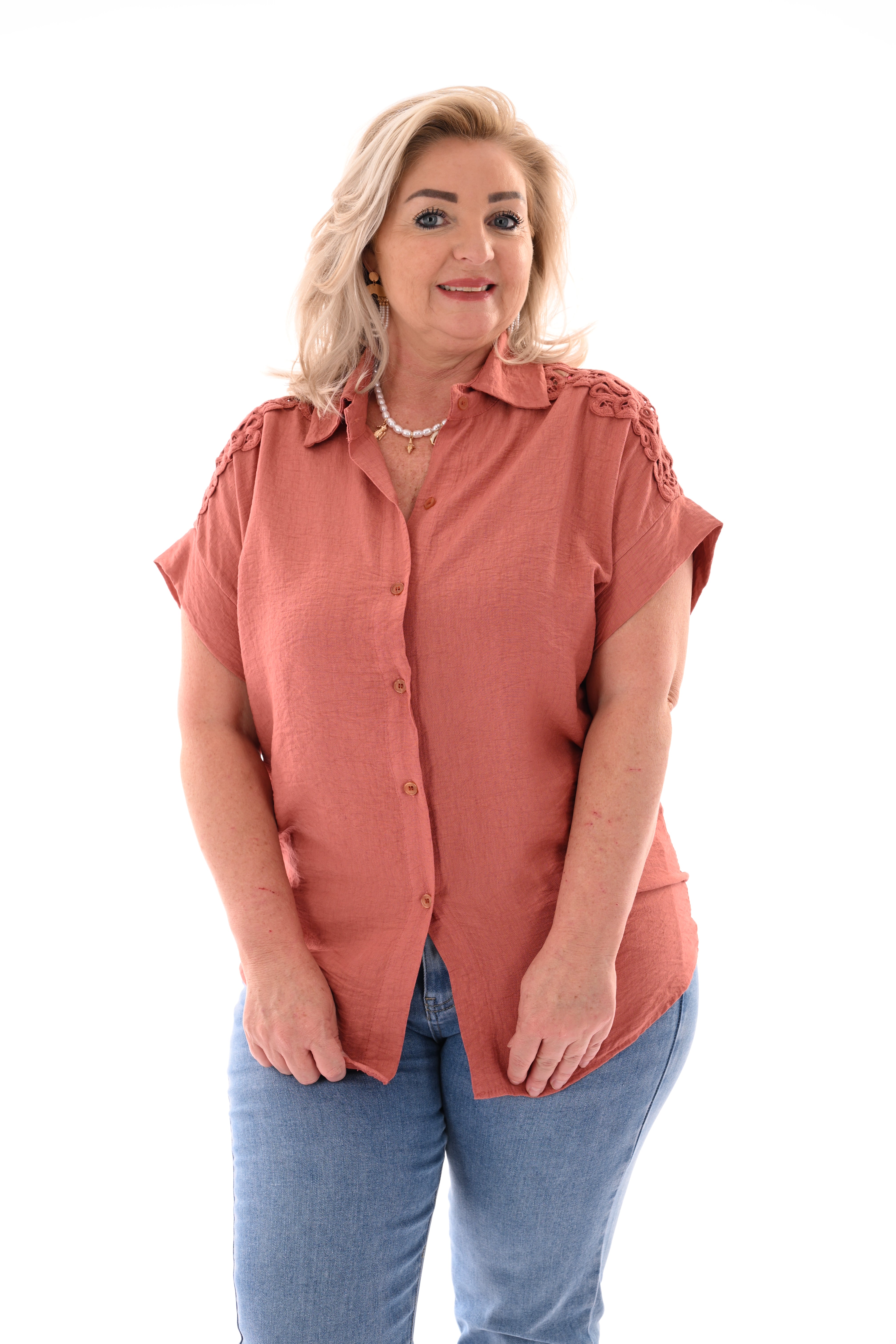 Blouse korte mouwen broderie detail zalm