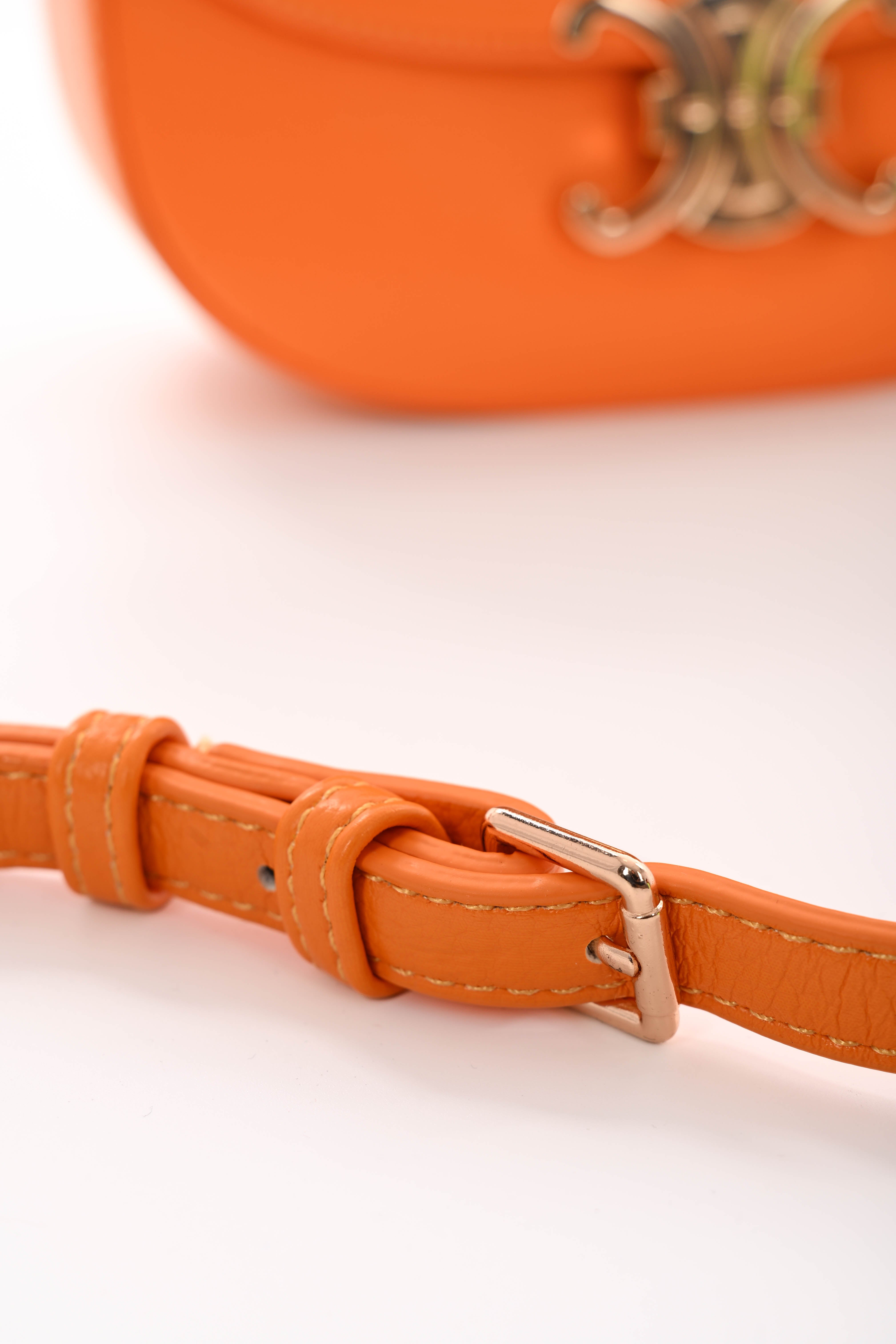 Crossbody tas met C-vormige gesp oranje