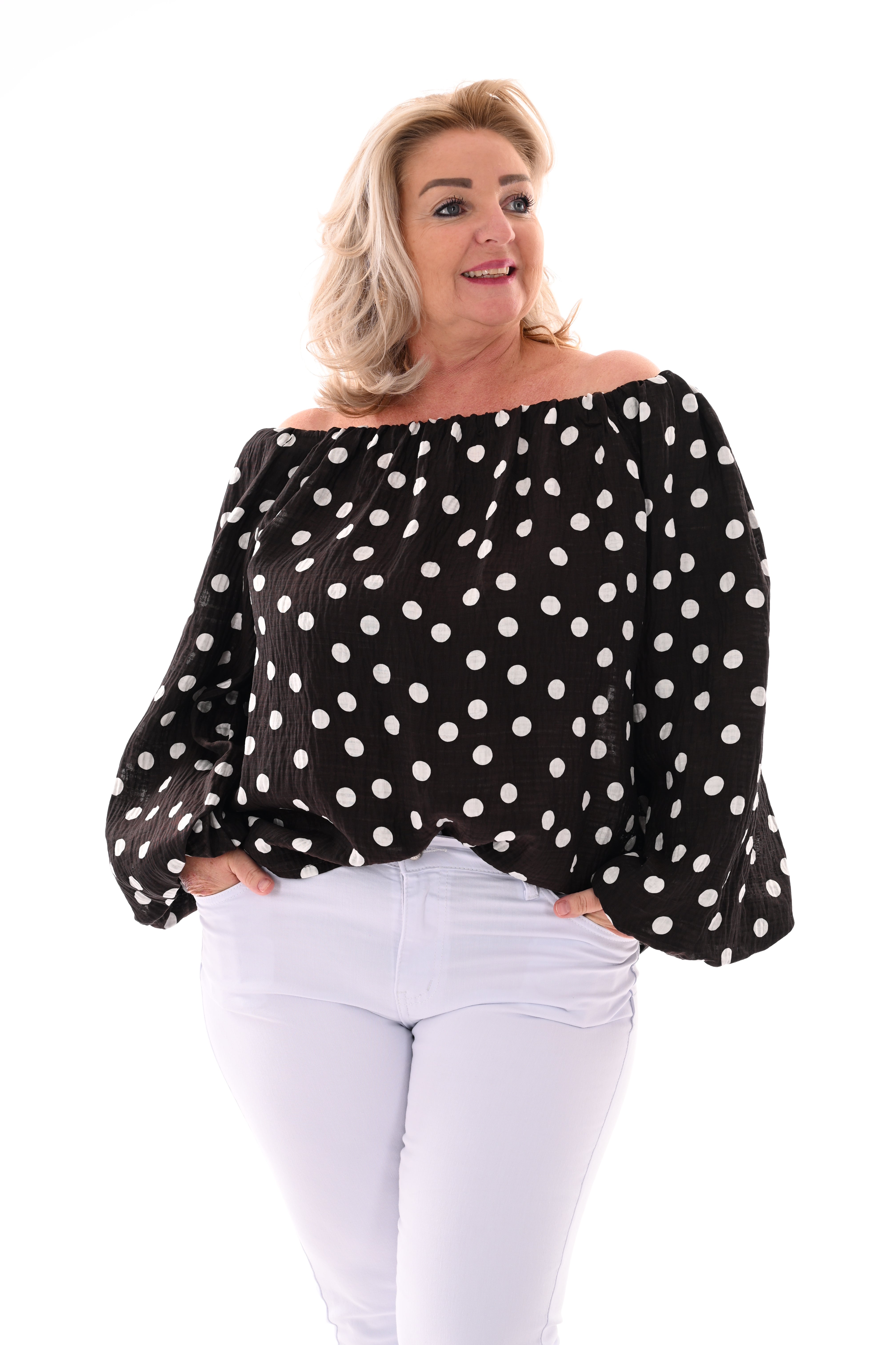 Off-shoulder top dots donkerbruin