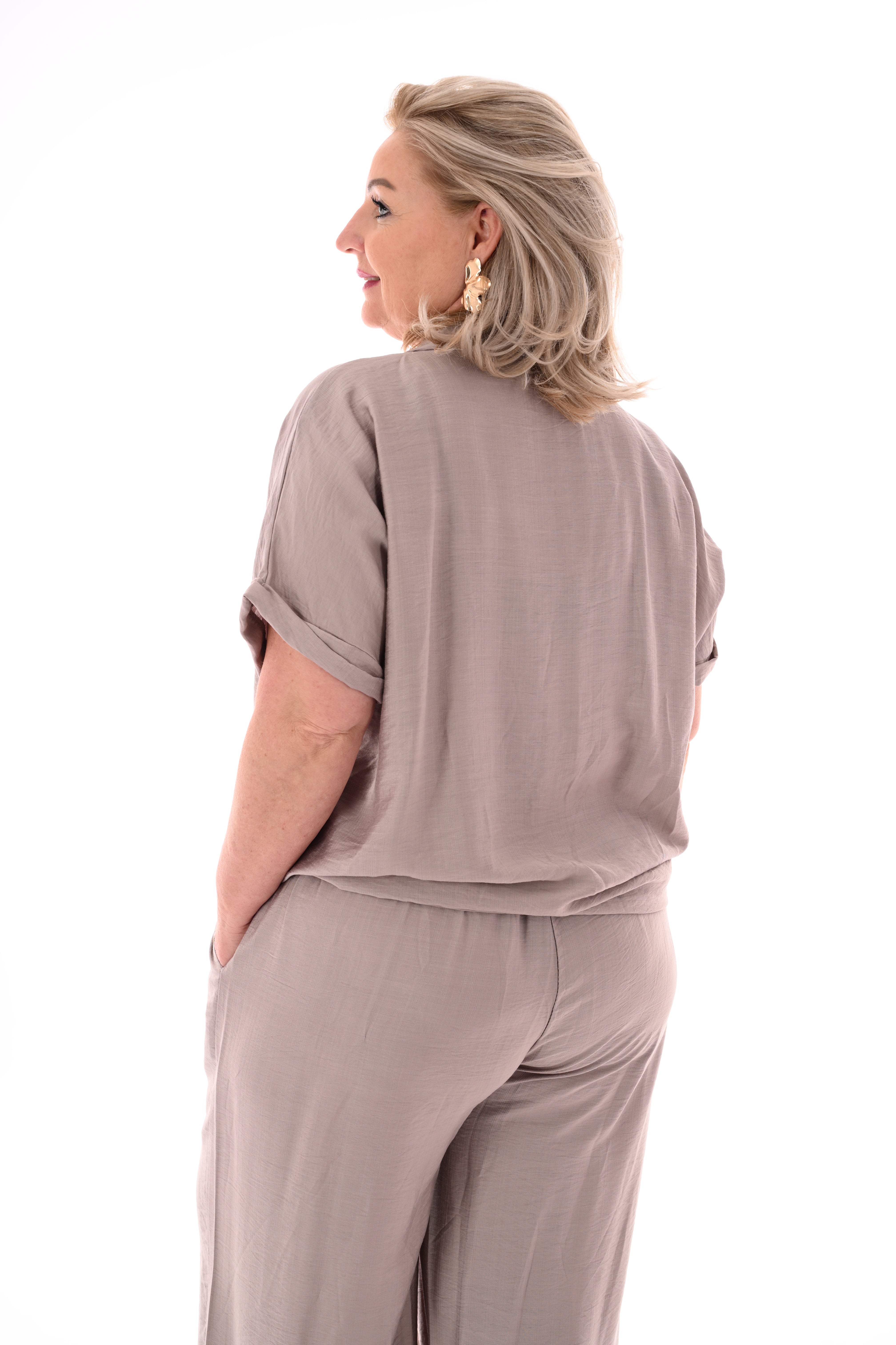 Tweedelig set doorknoop blouse taupe
