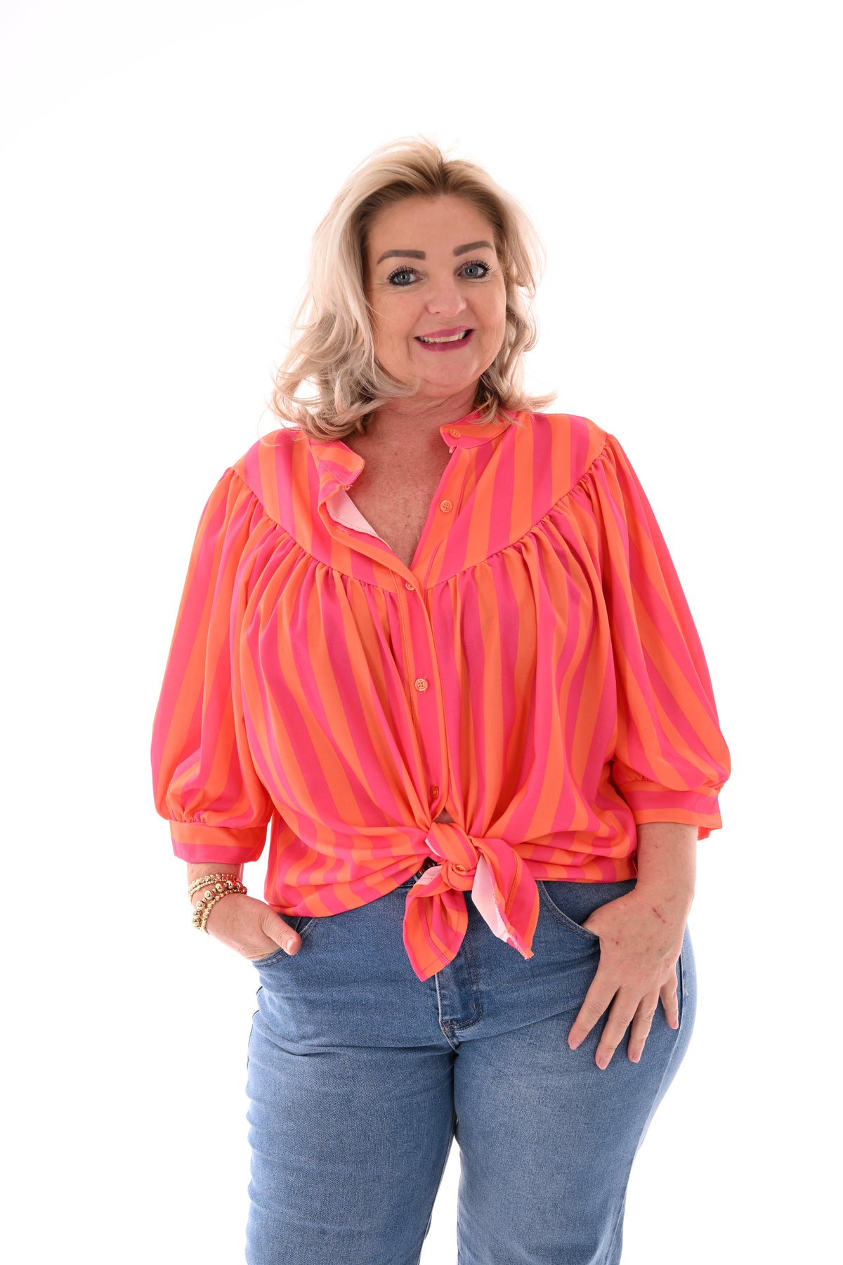 Doorknoop blouse pofmouwen strepen felroze/oranje