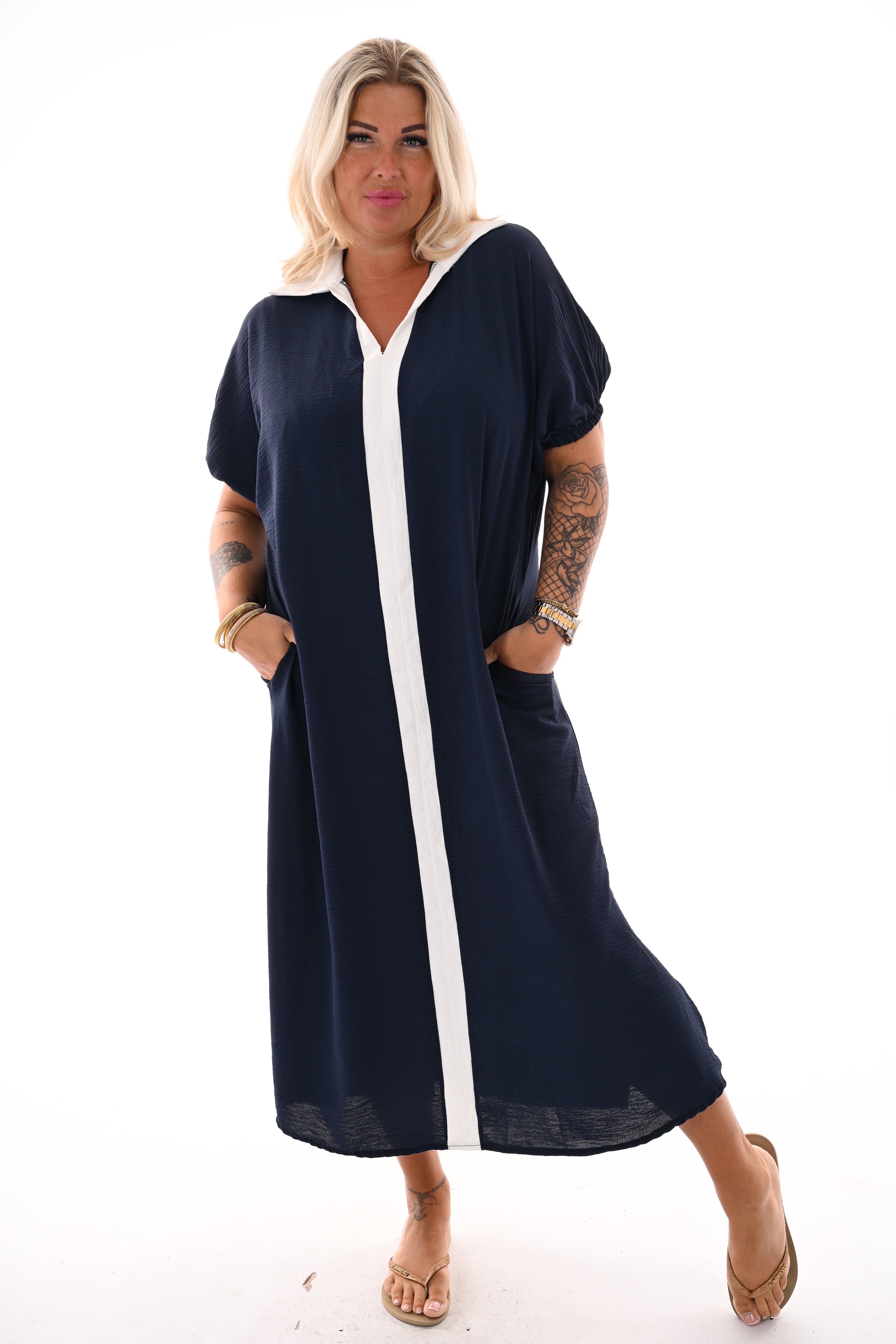 Jurk v-hals met bies marineblauw