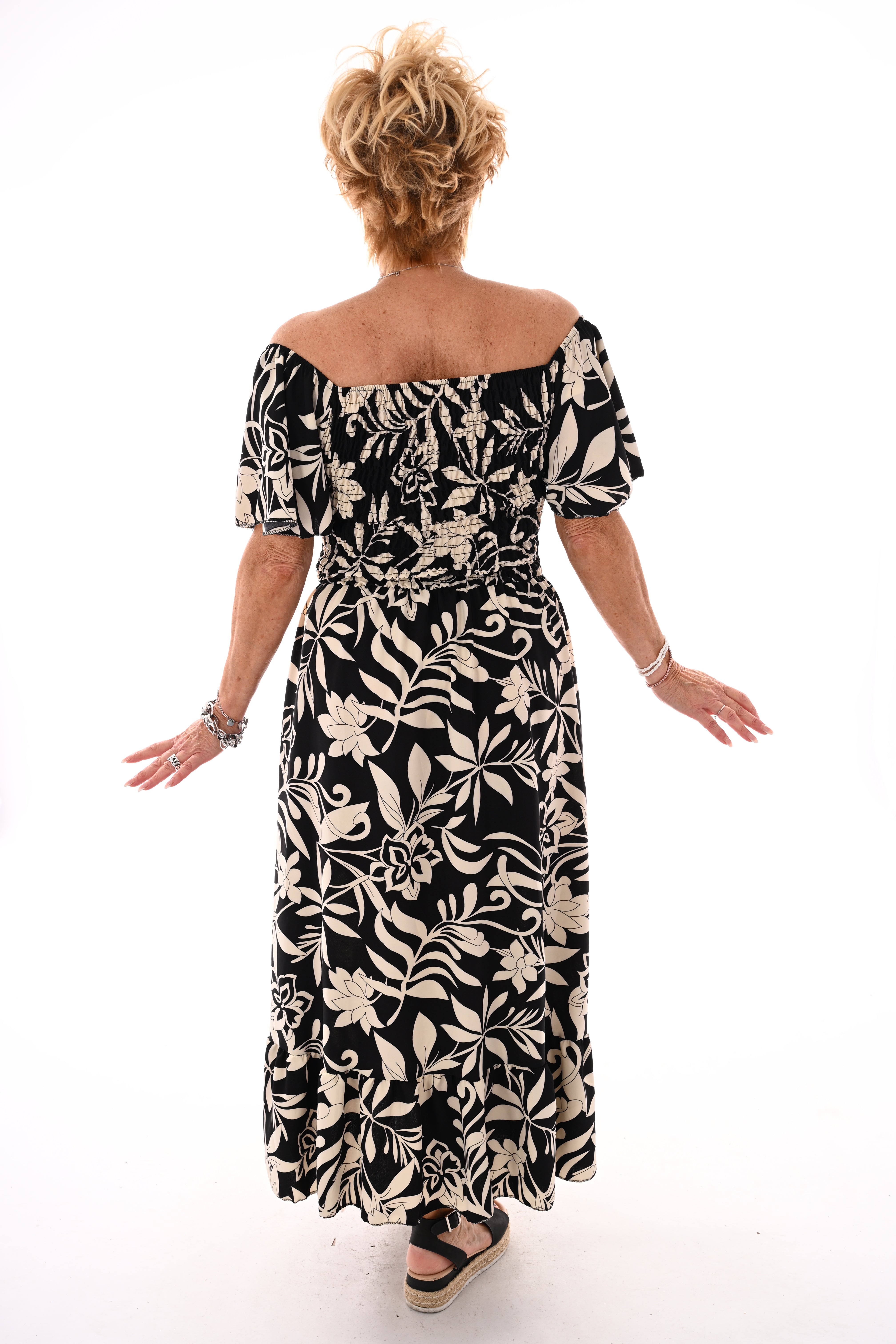 Maxi jurk smock print bloemen zwart/wit