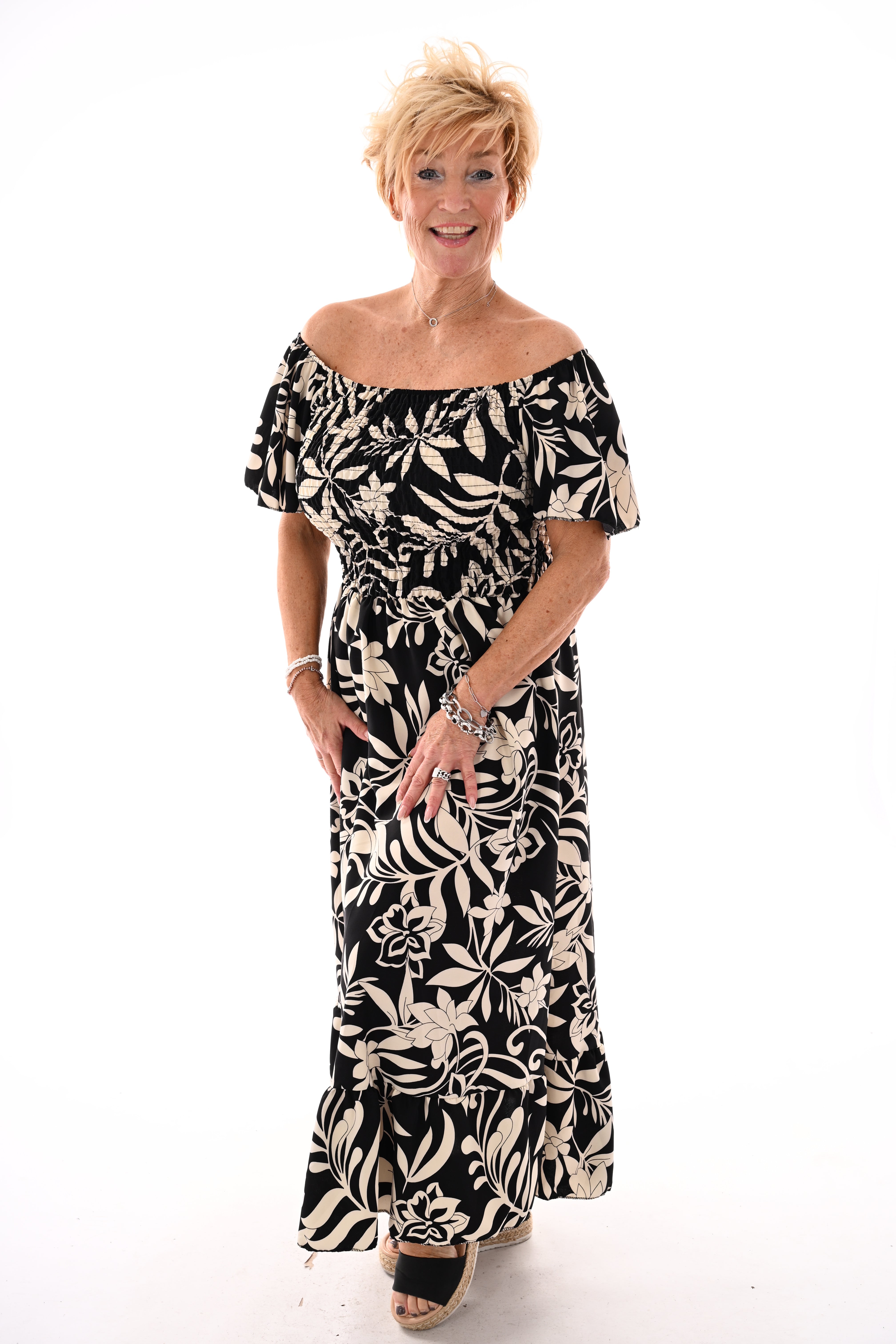 Maxi jurk smock print bloemen zwart/wit