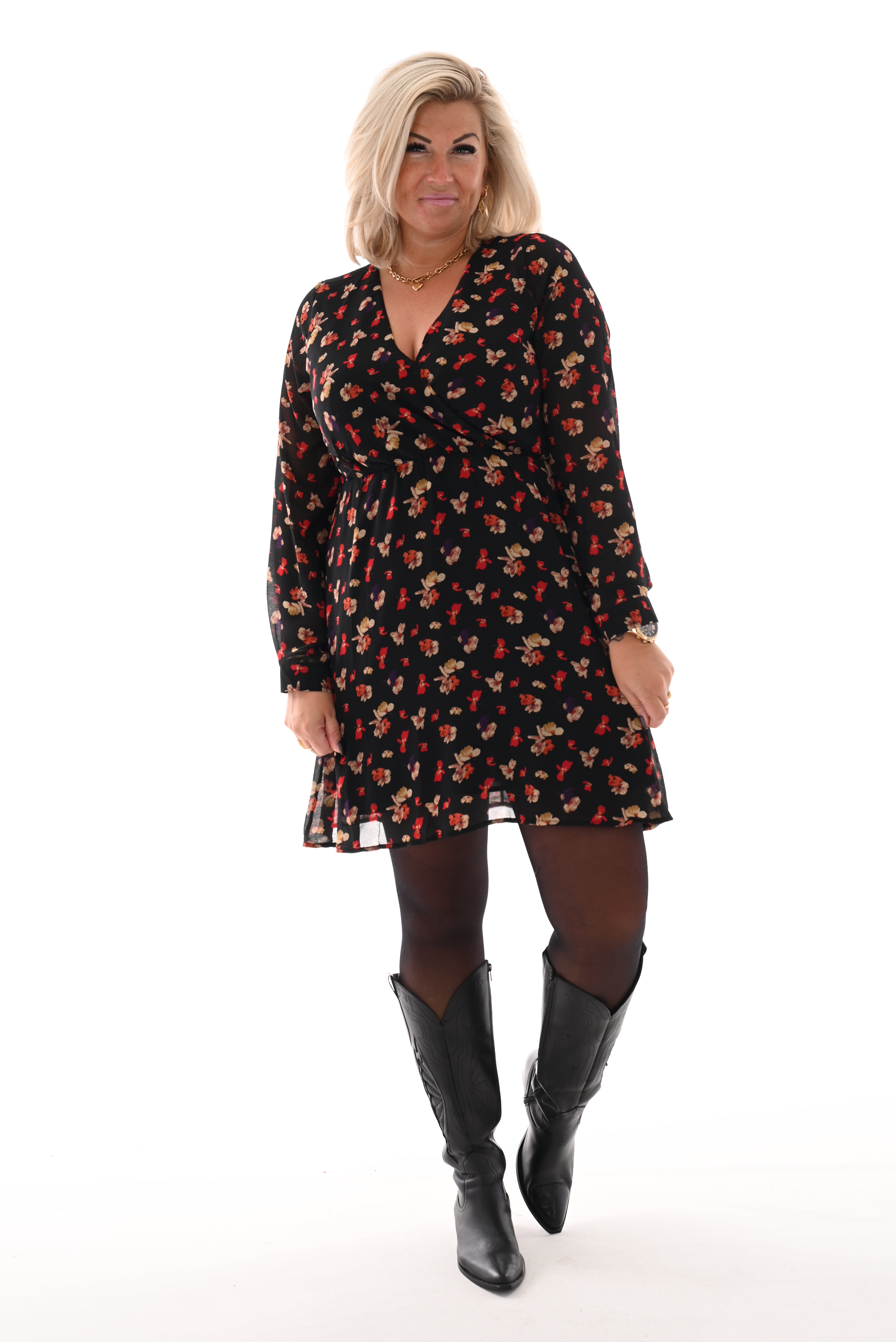 Kort jurkje comfy bloemen zwart rood Kip aloha damesmode