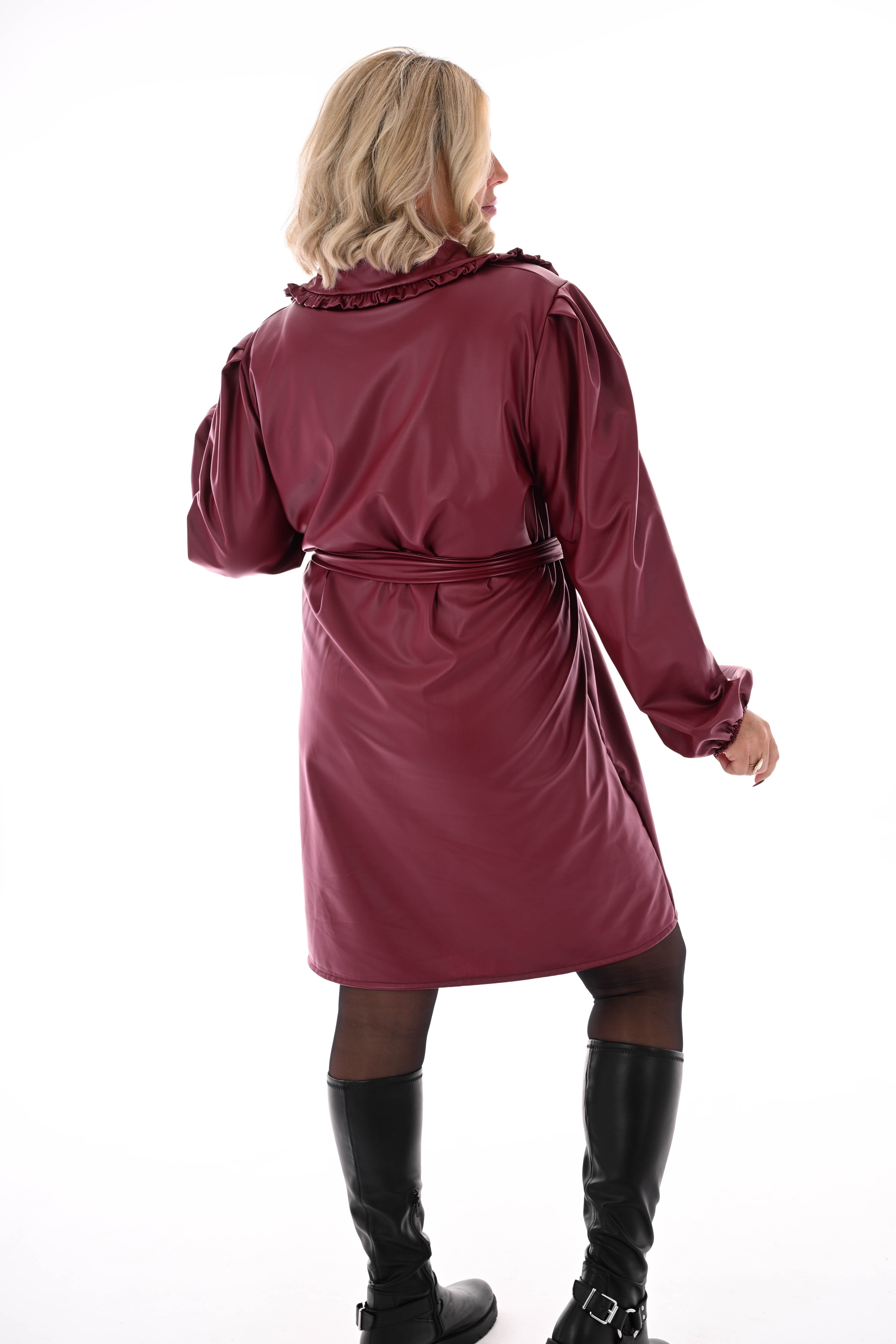 Leatherlook doorknoop jurk met ceintuur bordeaux