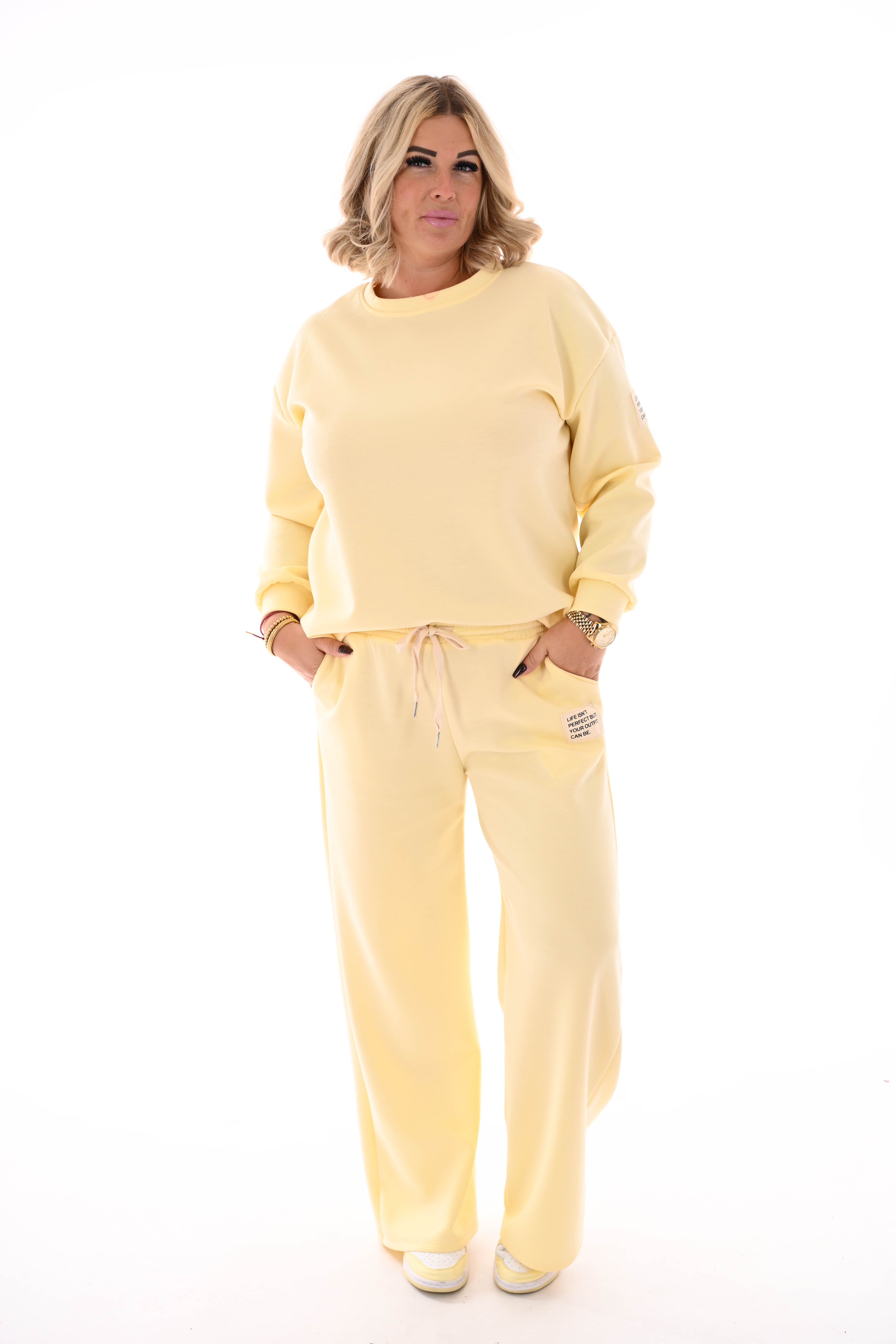 Tweedelig pak wijde broek applicatie botergeel