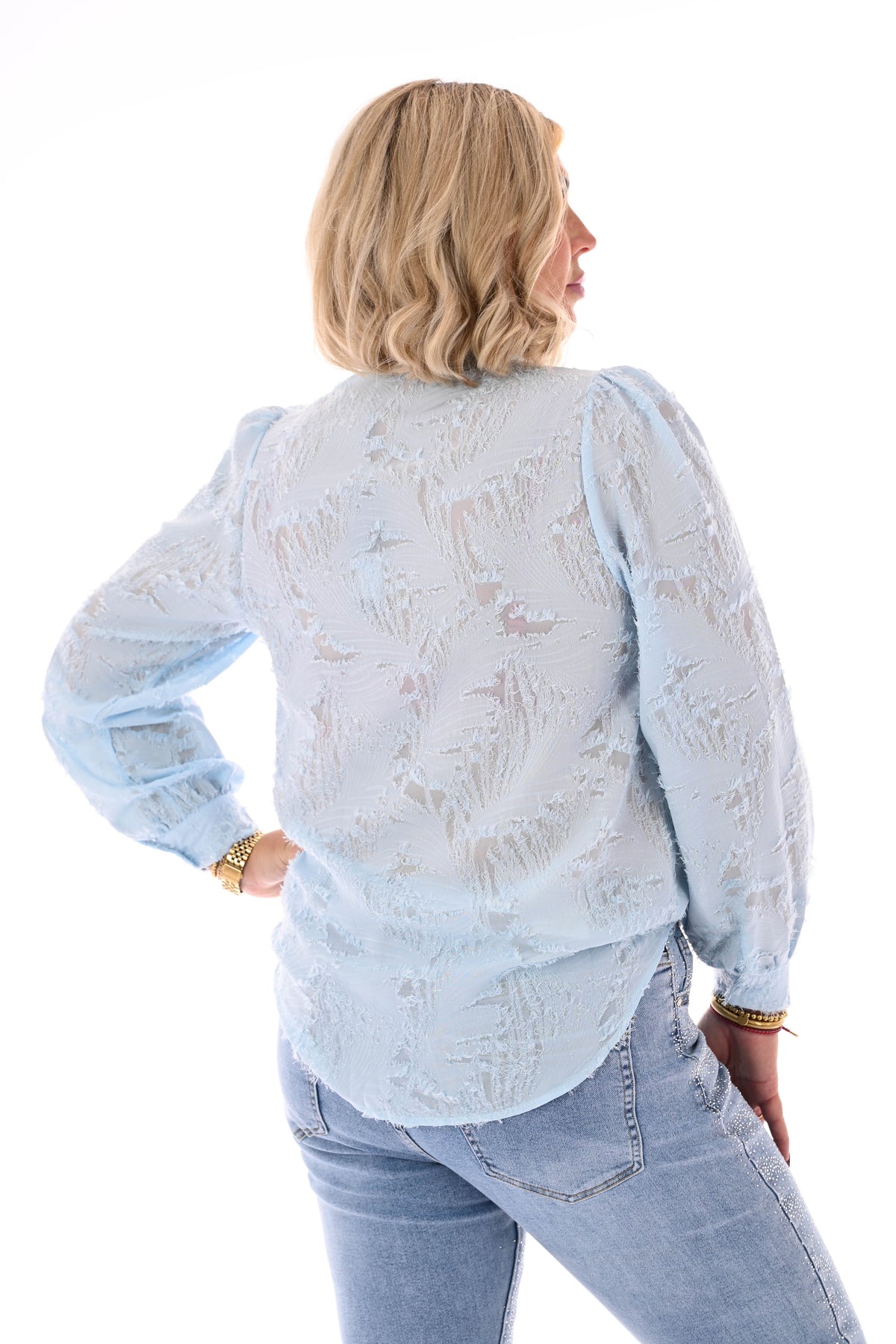 Doorknoop roezelkraag met ruffles lichtblauw